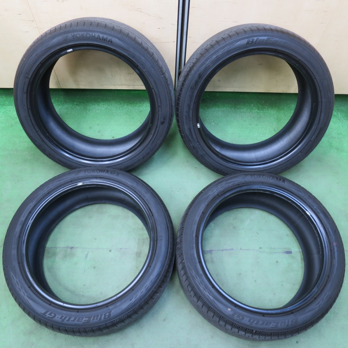 バリ溝！24年！ほぼ10分★225/45R18 ヨコハマ BluEarth-GT AE51 ブルーアース タイヤ 18インチ クラウン カムリ プリウスα オデッセイ レヴォーグ 等★5121003イノタ