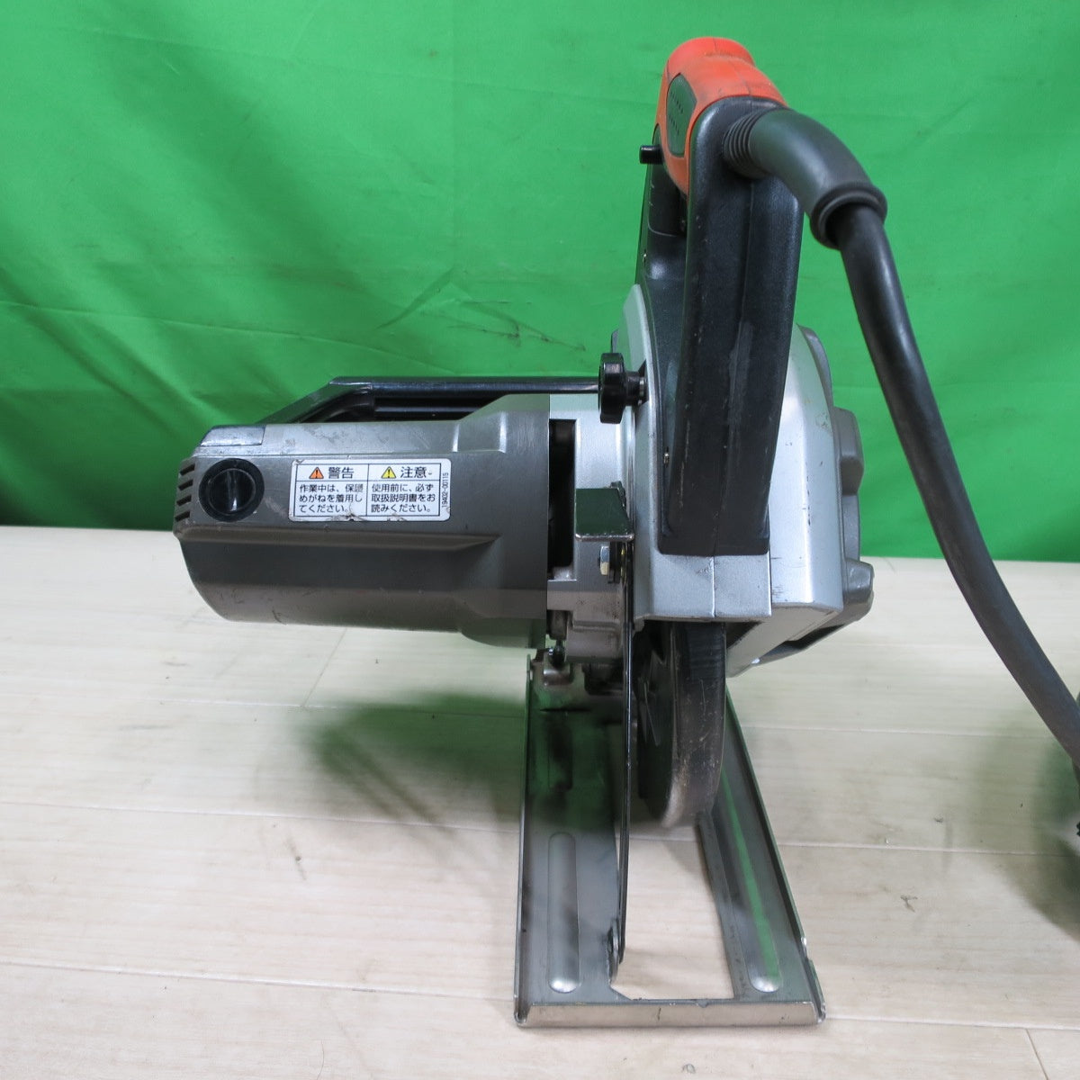 [送料無料] ☆新ダイワ 180mm 防塵 カッター B18NⅡ 電動 工具 切断機 防じん コード式 B18N2 やまびこ Shindaiwa 100V☆