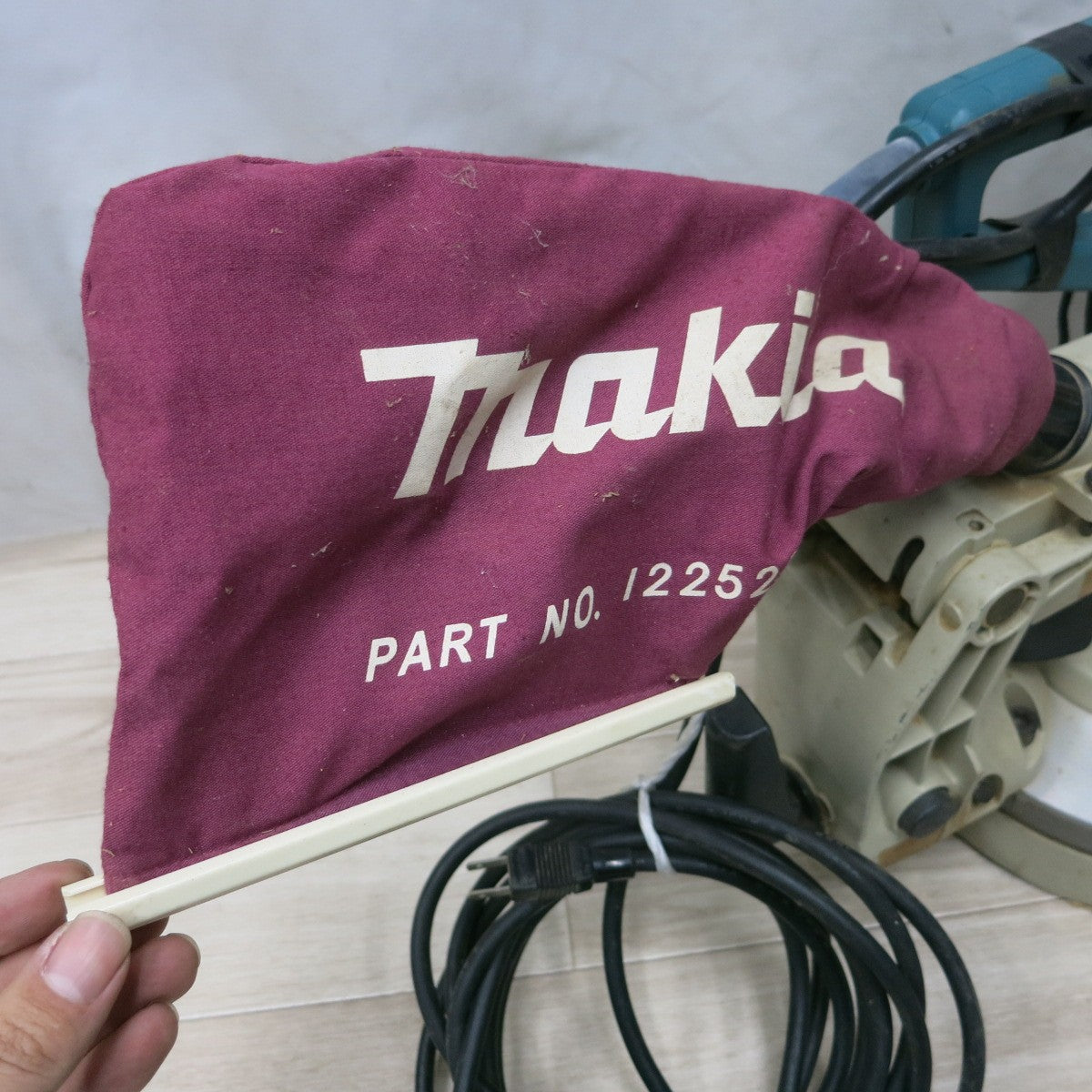 [送料無料] ◆マキタ 8型 卓上 マルノコ LS0830 電動 工具 切断機 210mm 216mm 100V 丸のこ  コード式  丸鋸 makita◆
