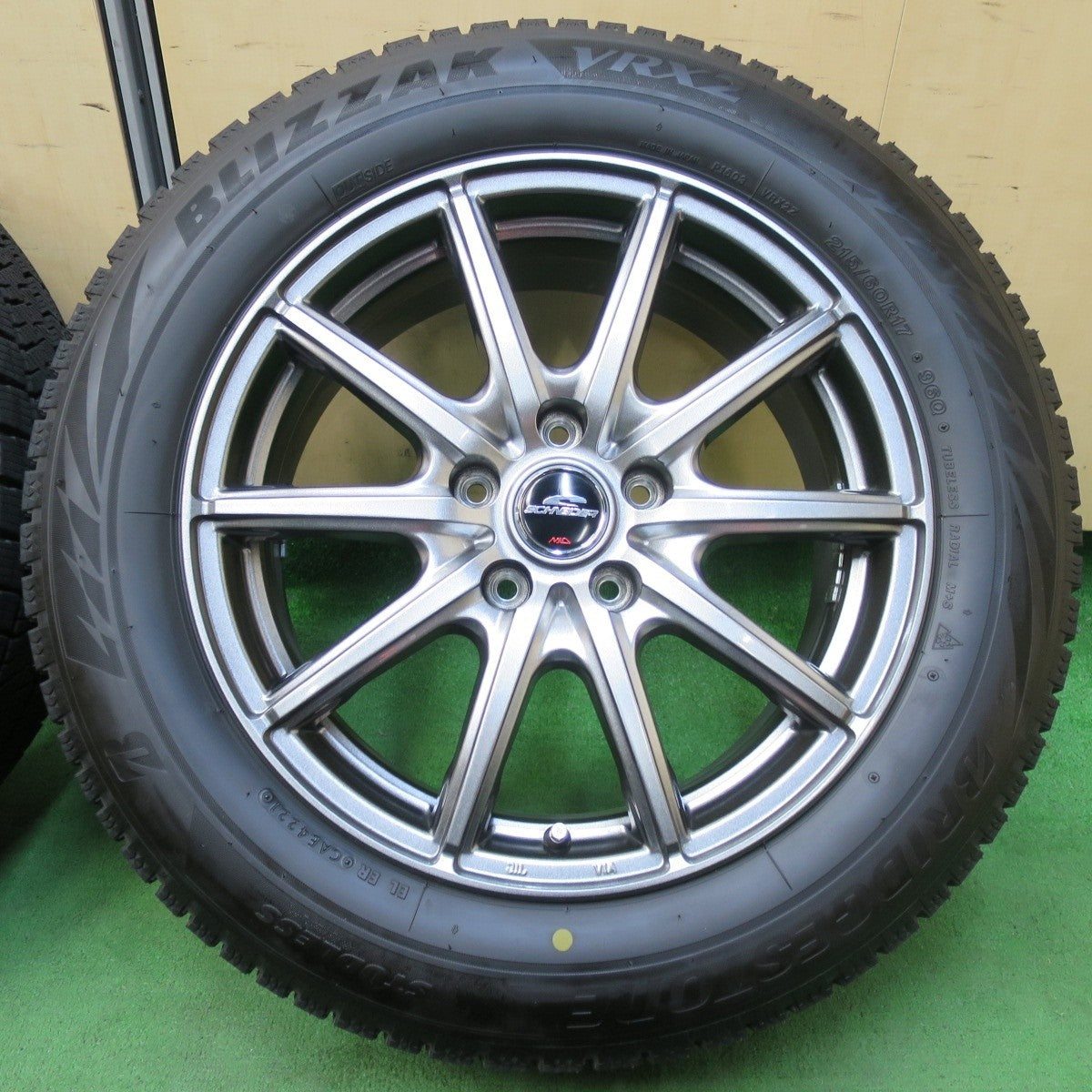 バリ溝！21年！キレイ！9分★スタッドレス 215/60R17 ブリヂストン ブリザック VRX2 SCHNEIDER シュナイダー 17インチ PCD114.3/5H★5010704イス