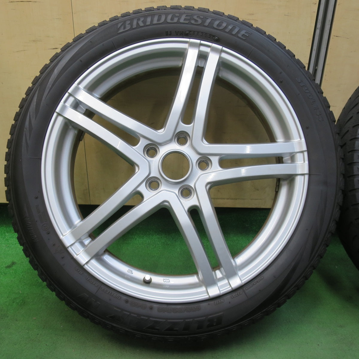希少 4本価格★BMW i3 等 155/70R19 スタッドレス ブリヂストン ブリザック NV 社外 アルミ 19インチ PCD112/5H★5102703イス