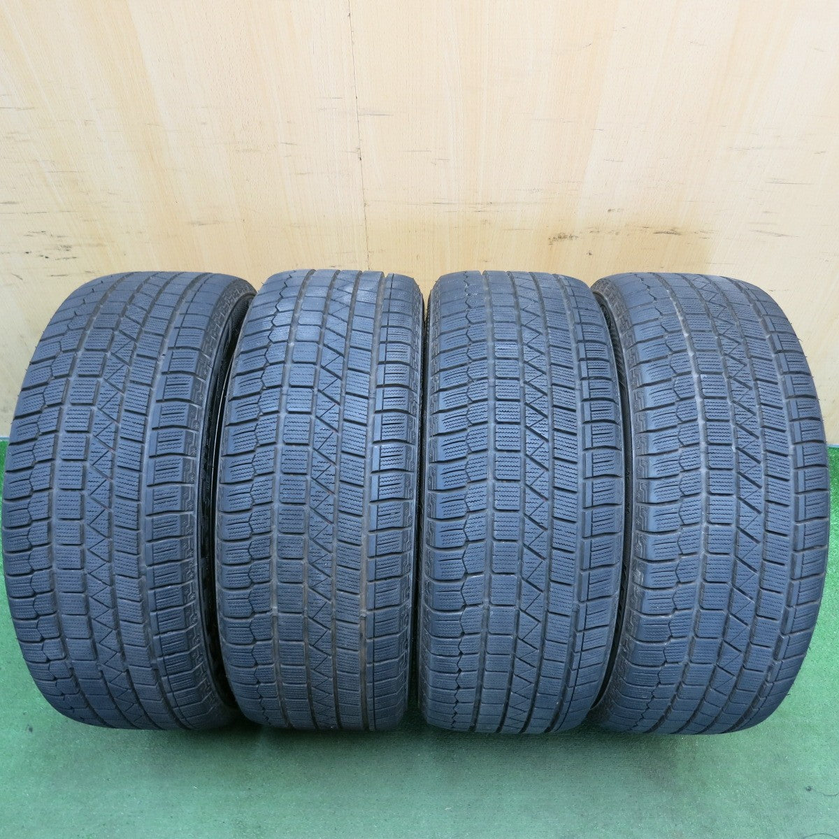 バリ溝！22年！9.5分◎BMW 等 Racing Dynamics RD3 225/45R18 スタッドレス ケンダ KR36 アイステック ネオ レーシング ダイナミクス 18インチ PCD120/5H◎6061410HAス