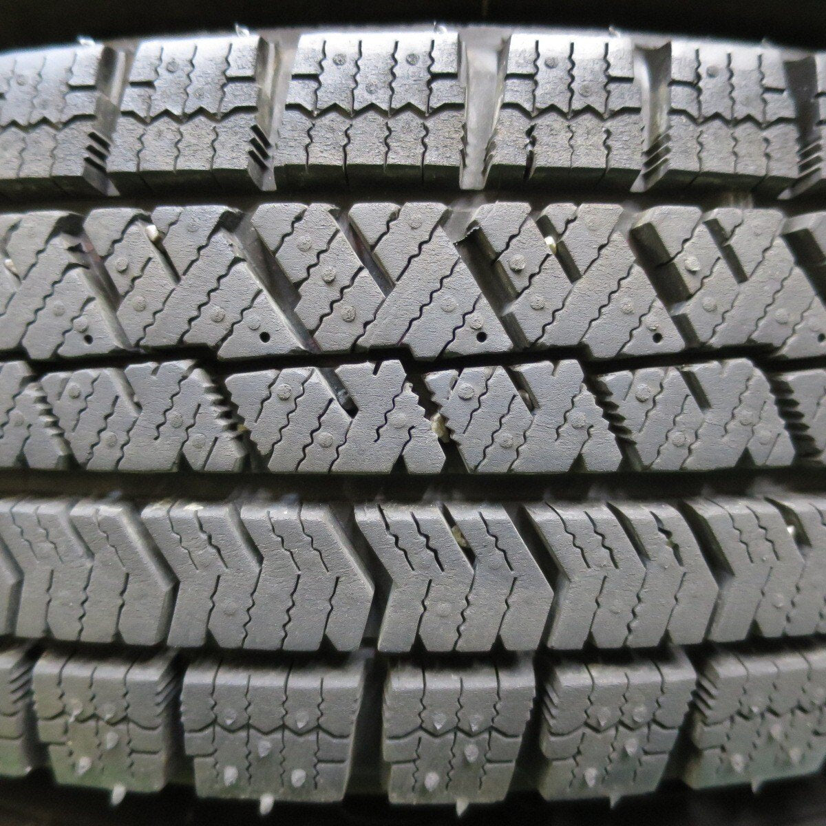 バリ溝！23年！ほぼ10分★スタッドレス 145/80R13 ブリヂストン ブリザック VRX2 smart MANARAY SPORT マナレイ 13インチ PCD100/4H★4123018イス