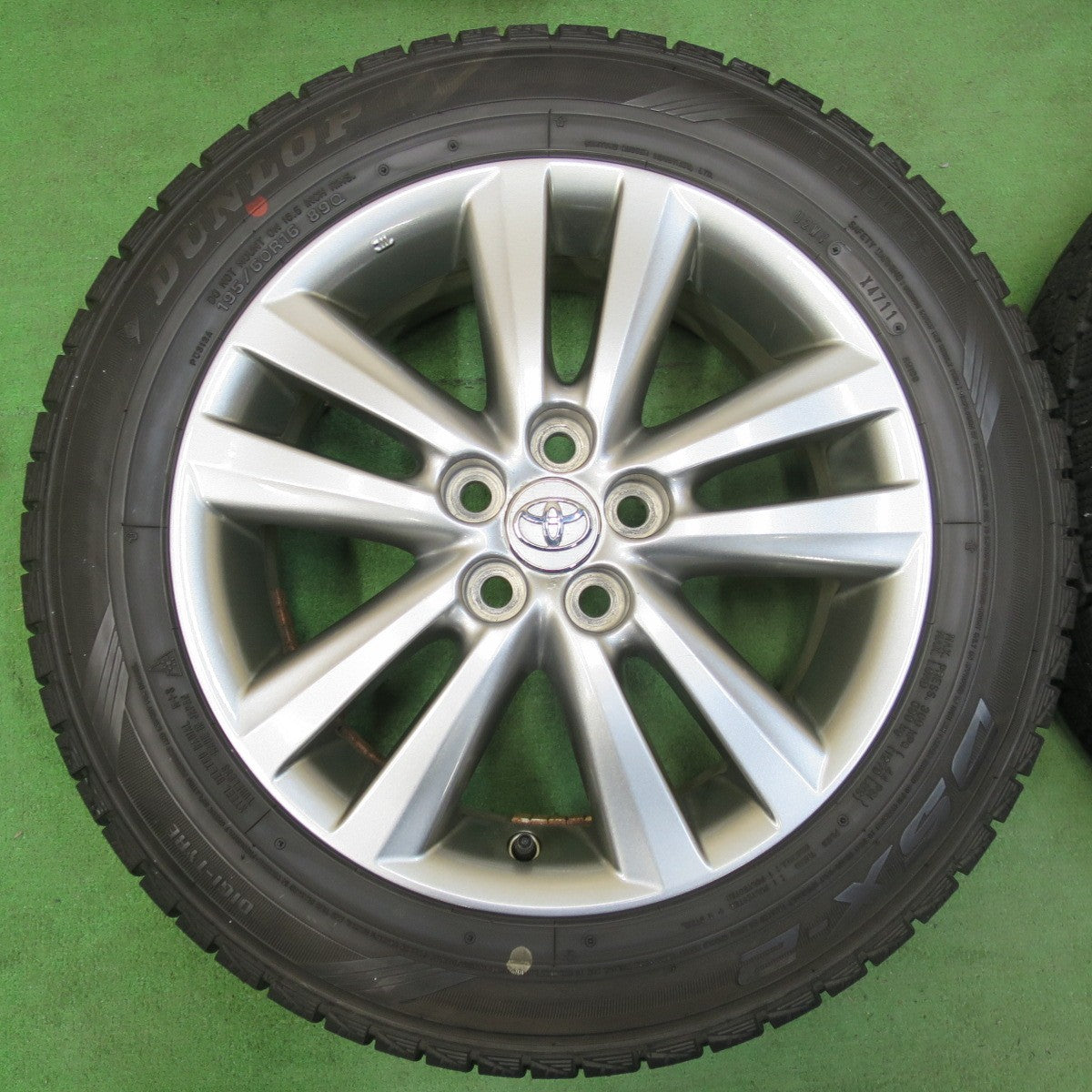 [送料無料] バリ溝！9分★トヨタ 20系 ウィッシュ 純正 195/60R16 スタッドレス ダンロップ DSX-2 16インチ PCD100/5H★5010803イス