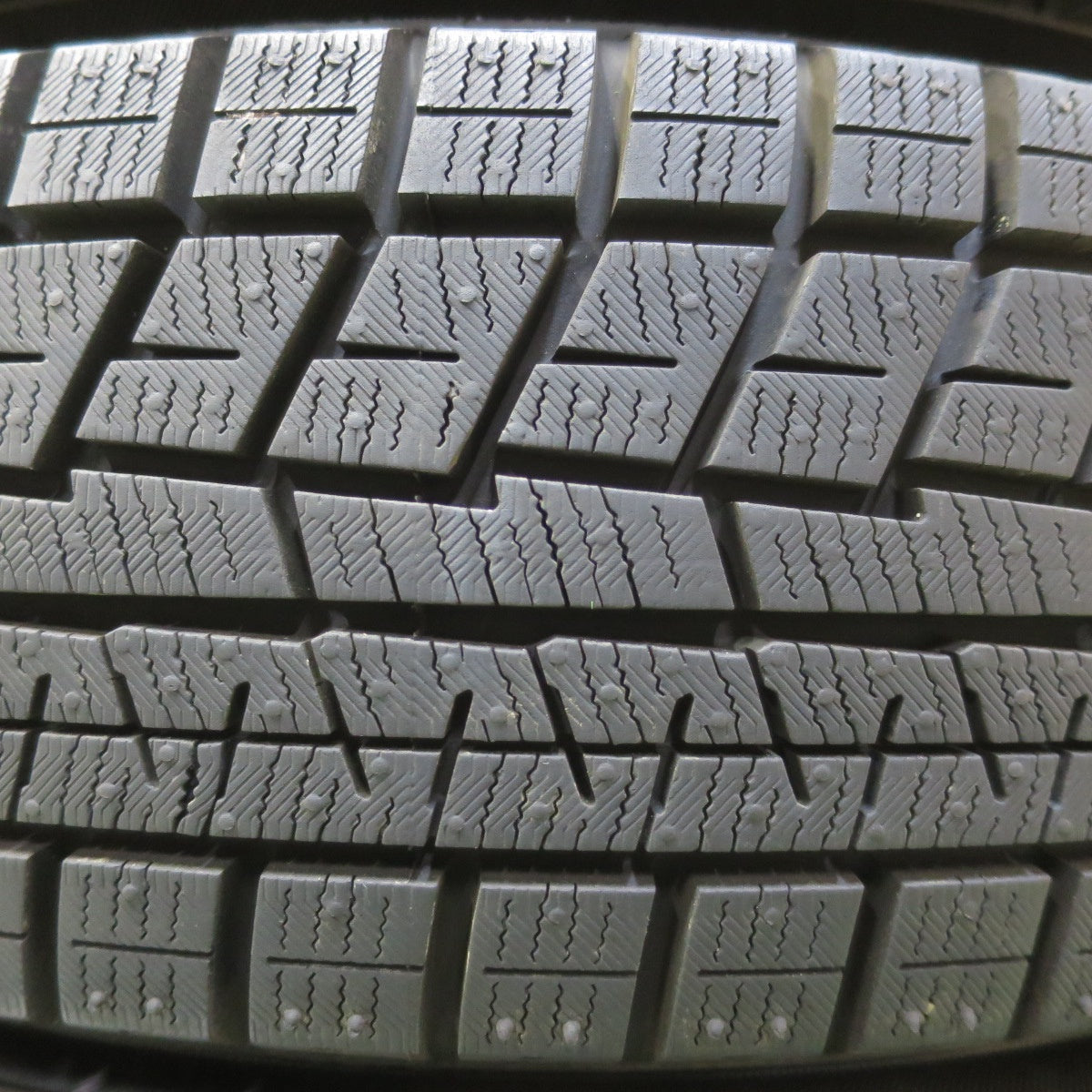 バリ溝！24年！キレイ！ほぼ10分◎スタッドレス 165/65R15 ヨコハマ アイスガード iG60 SCHNEIDER MiD シュナイダー 15インチ 軽サイズ タフト ハスラー 等 PCD100/4H◎6061404イス