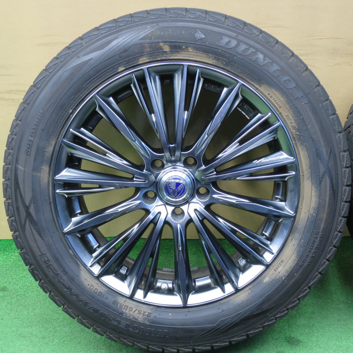 バリ溝！9.5分★RAYS VERSUS VOUGE 225/60R18 スタッドレス ダンロップ ウインターマックス SJ8 18インチ レイズ ベルサス ヴォウジェ PCD114.3/5H★6040302NKス