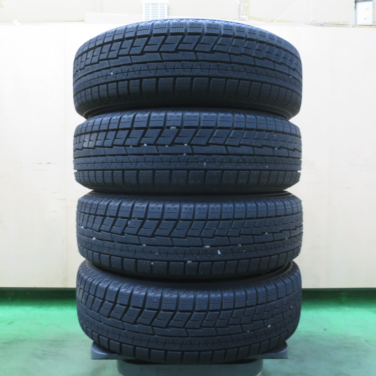 ほぼ未使用！23年！キレイ★スタッドレス 175/65R15 ヨコハマ アイスガード iG60 Exceeder エクシーダー 15インチ PCD100/4H★5111812イス