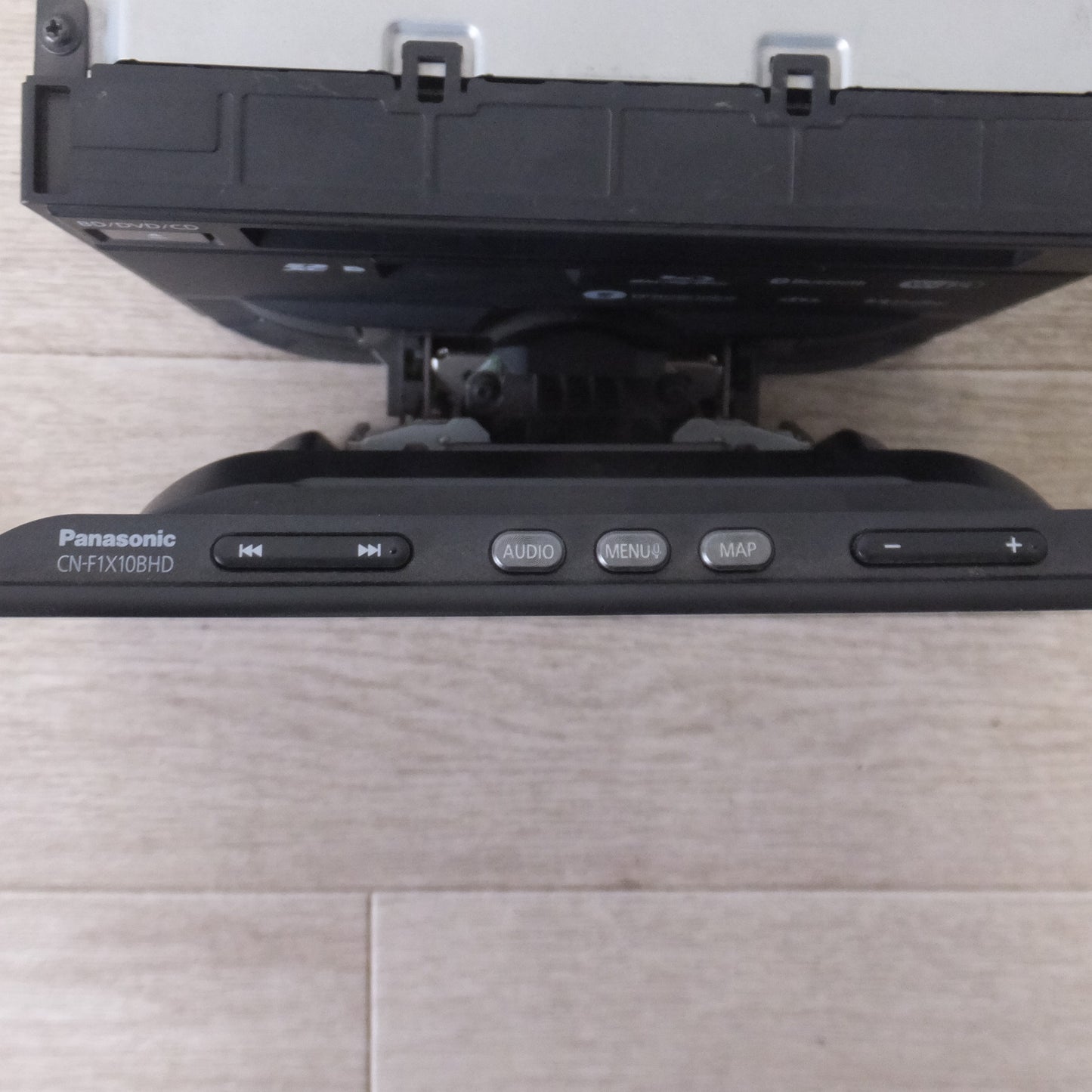 [送料無料] ★パナソニック Panasonic カーナビステーション Strada CN-F1X10BHD　フローティングナビ(38)★