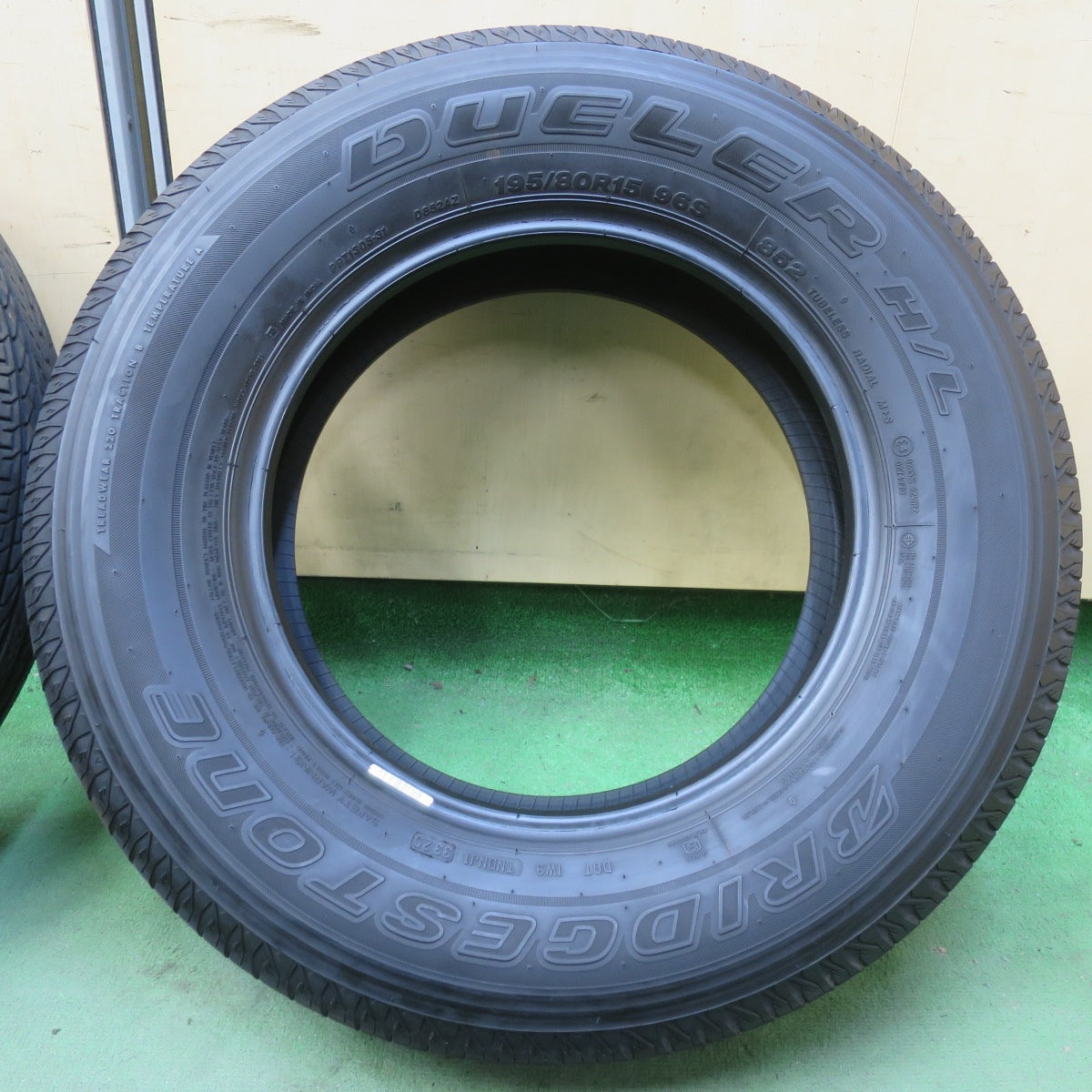 バリ溝！25年！9.5分◎195/80R15 ブリヂストン デューラー H/L 852 DUELER タイヤ 15インチ ジムニーシエラ ジムニーノマド 等◎6100701イノタ