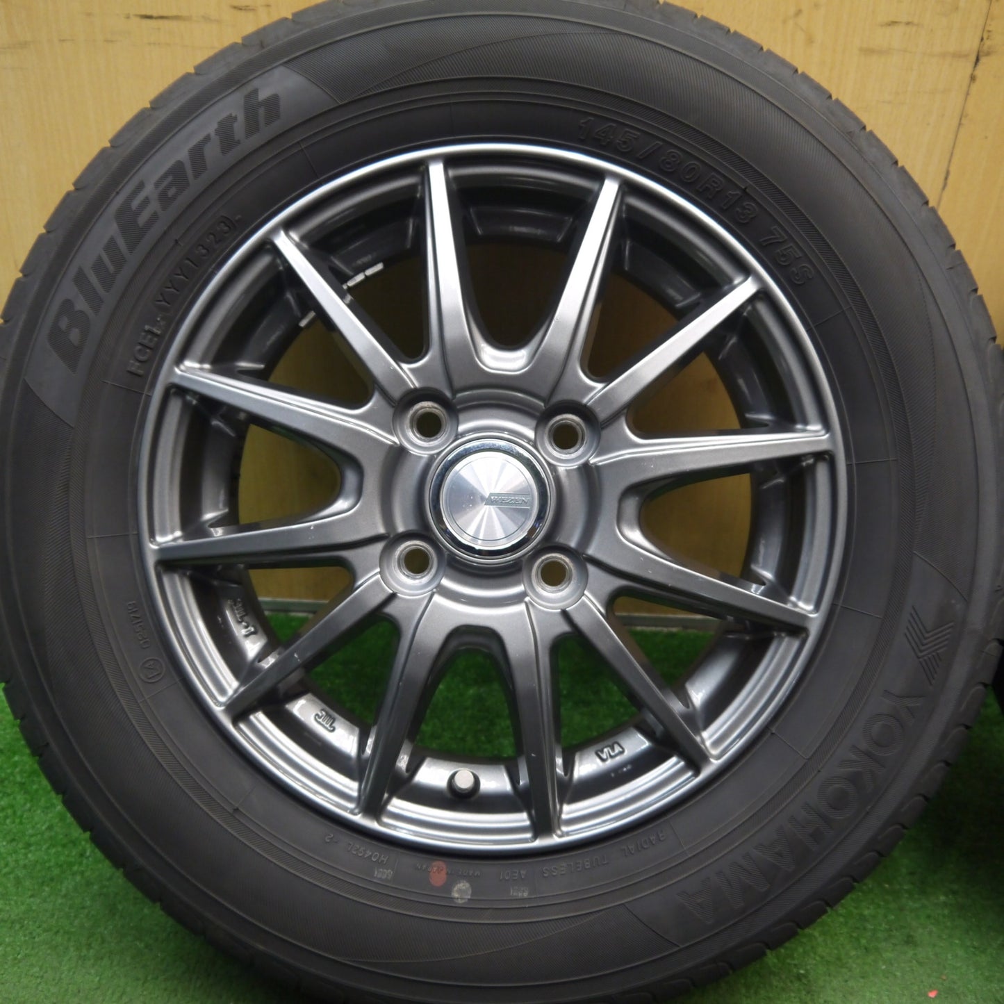 4本価格！23年★145/80R13 ヨコハマ ブルーアース AE01 WAZEN 社外 アルミ 13インチ PCD100/4H★5090106Hノ