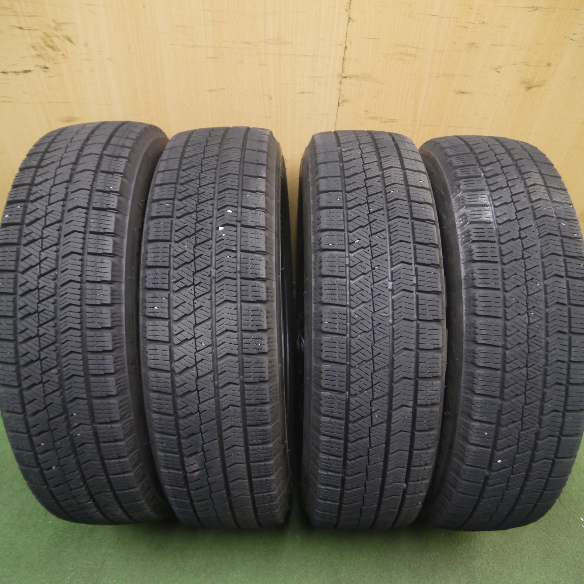 送料無料* バリ溝！22年！キレイ！9分☆スタッドレス 155&frasl;65R14