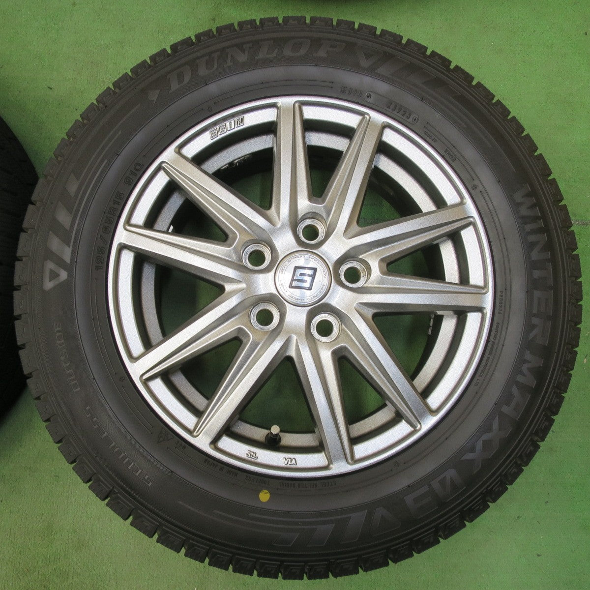バリ溝！23年！キレイ！ほぼ10分★スタッドレス 195/65R15 ダンロップ ウインターマックス 03 SEIN ザイン 15インチ PCD114.3/5H★5050210イス