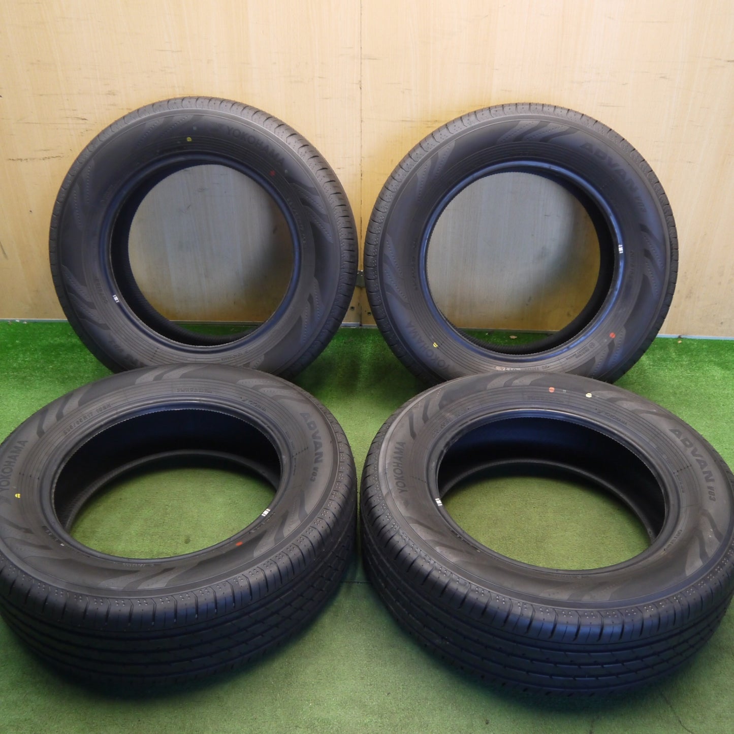 新車外し！26年★225/65R17 ヨコハマ アドバン V03 タイヤ 17インチ 40系 アルファード RAV4 ハリアー CX-5 等★6061003Hノタ