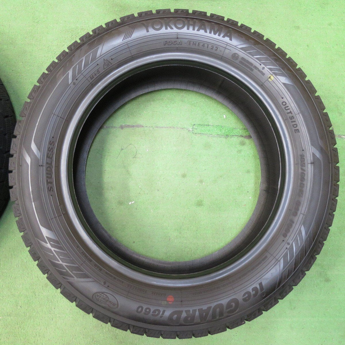 バリ溝！22年！ほぼ10分★スタッドレス 185/60R15 ヨコハマ アイスガード iG60 タイヤ 15インチ アクア ポルテ シエンタ フィールダー フィット シャトル 等★5032803イスタ