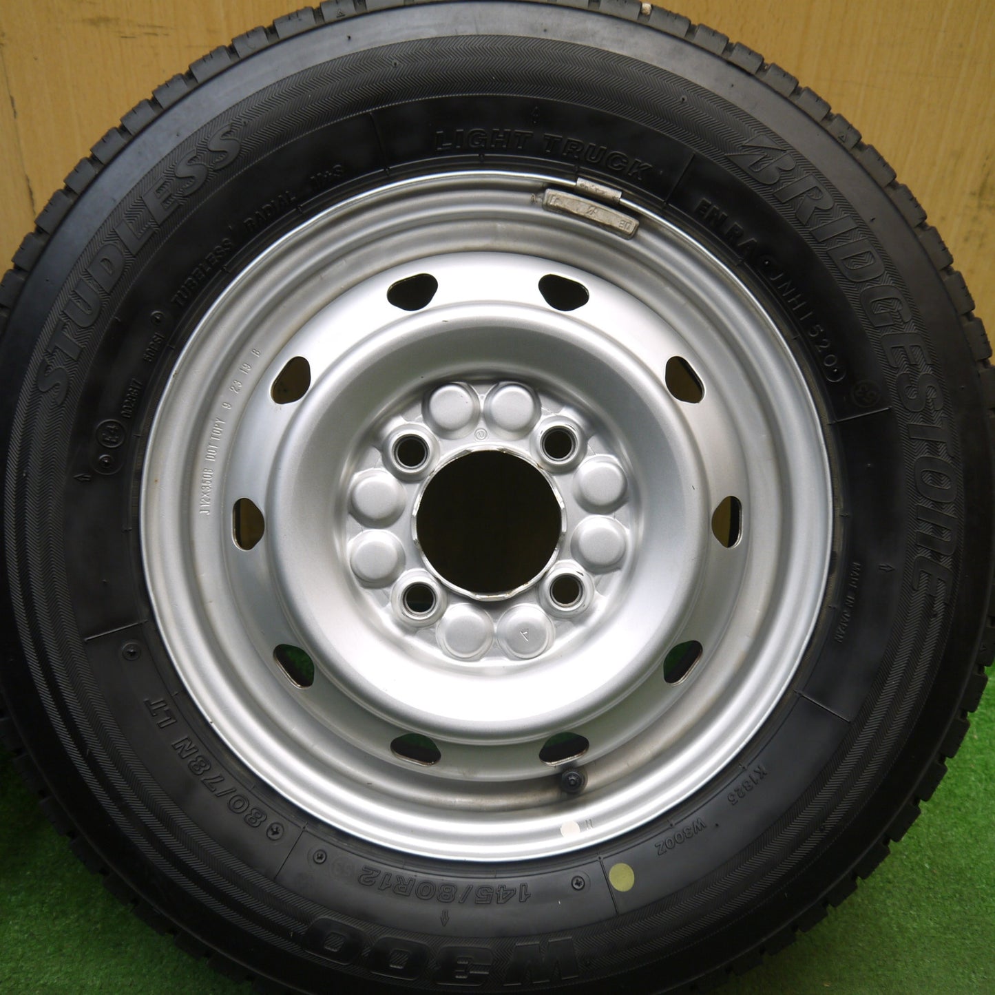 キレイ★スタッドレス 145/80R12 80/78N ブリヂストン W300 TOPY スチール ホイール 12インチ PCD100/4H★5091003Hス