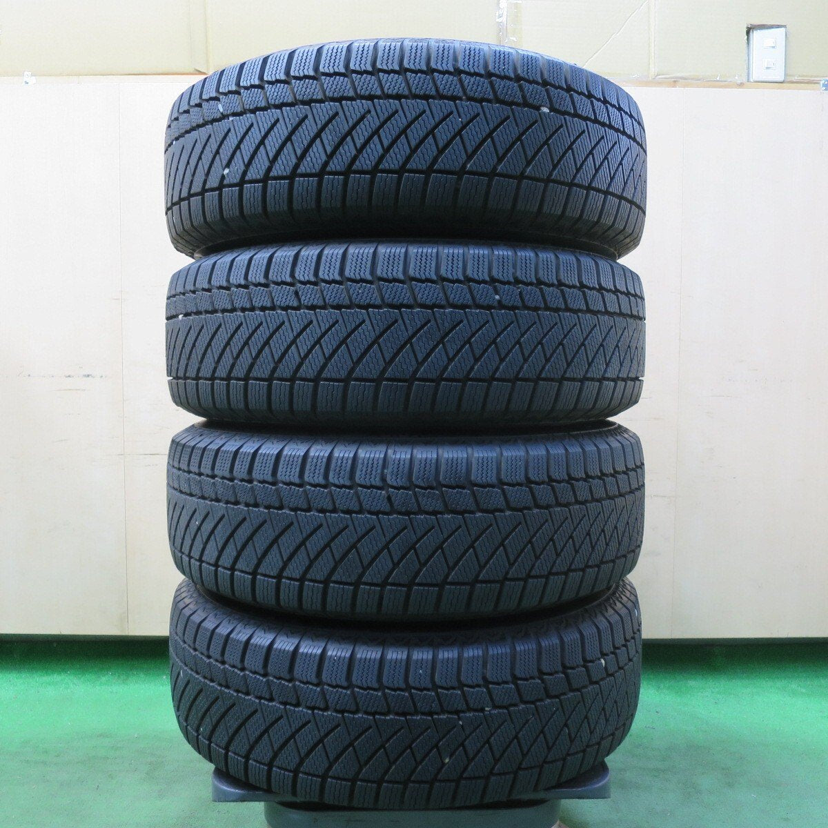 超バリ溝！9.5分以上★トヨタ ノア ヴォクシー 純正 スチール 195/65R15 スタッドレス コンチネンタル コンチバイキング コンタクト6 15インチ PCD114.3/5H★5022709イス