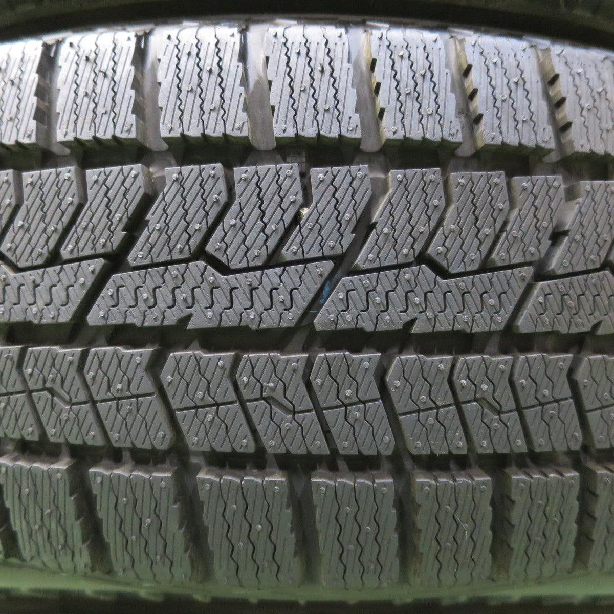 タイヤほぼ未使用！キレイ★スタッドレス 185/70R14 トーヨー オブザーブ GIZ2 FINAL SPEED MiD ファイナルスピード 14インチ PCD100/4H★5043001イス