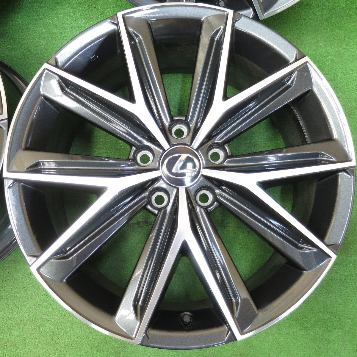 *送料無料* 新車外し★レクサス LBX Relax リラックス 純正 ダークプレミアムメタリック ホイール 18インチ 18×7J PCD114.3/5H★4042203KMホ