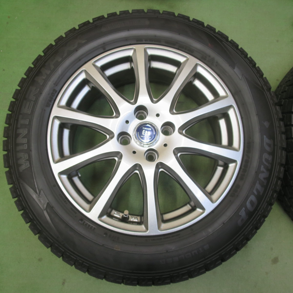 バリ溝！キレイ！9.5分◎スタッドレス 195/65R16 ダンロップ ウインターマックス WM02 TIRADO Eta LA STRADA ティラード ラストラーダ 16インチ PCD100/4H◎6091909イス
