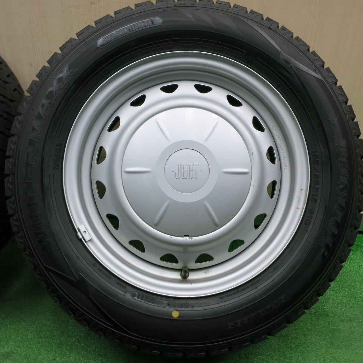 [送料無料] 超バリ溝！23年！キレイ！ほぼ10分★スタッドレス 195/65R15 ダンロップ ウインターマックス WM02 JECT スチール 15インチ PCD100 114.3/5H マルチ★4111602HAス
