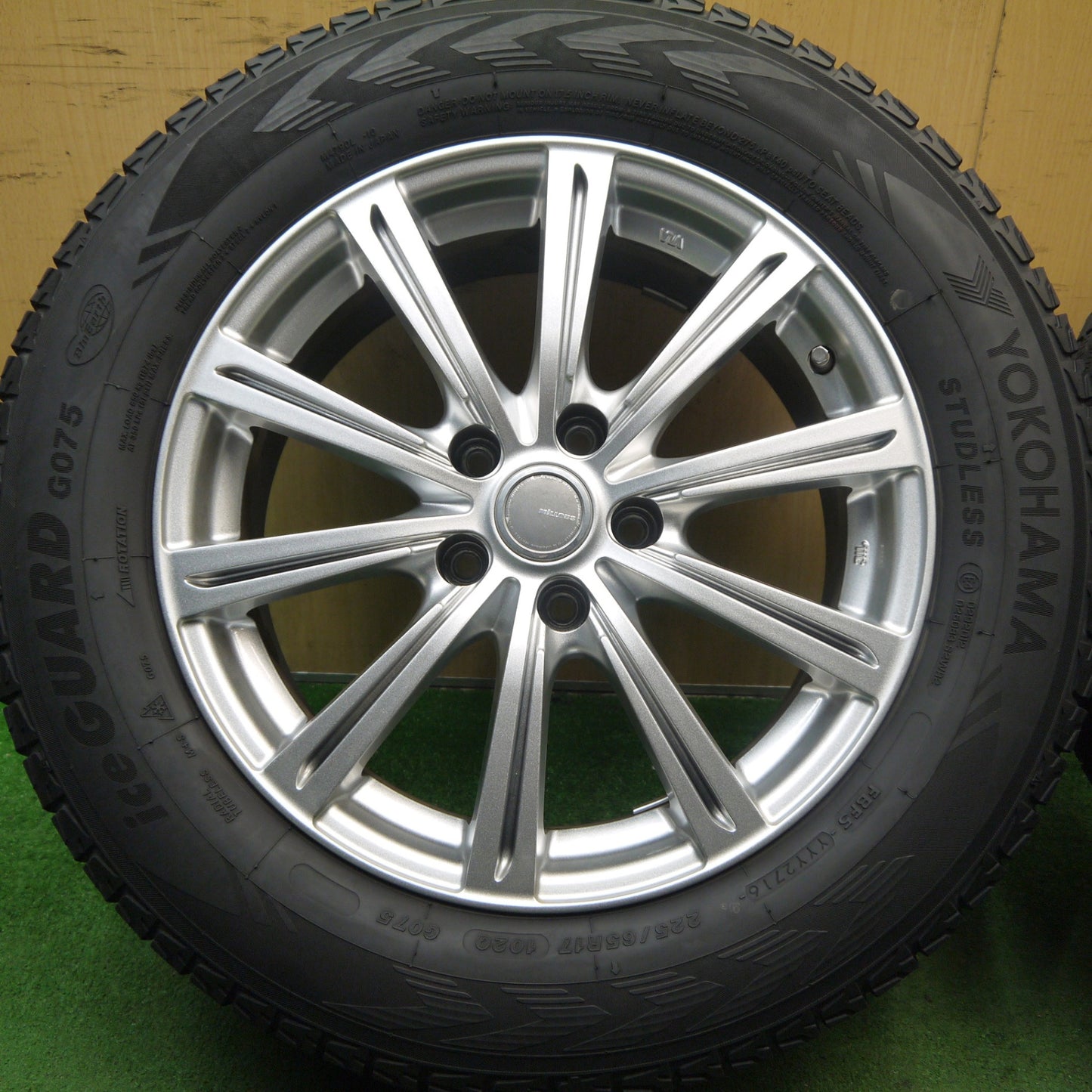 バリ溝！キレイ！8.5分★スタッドレス 225/65R17 ヨコハマ アイスガード G075 MiLLOUS ミルアス 17インチ PCD114.3/5H★5062303Hス