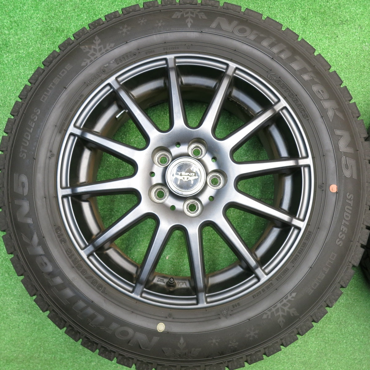 バリ溝！24年！キレイ！ほぼ10分★プリウス 等 195/65R15 スタッドレス オートバックス ノーストレック N5 TEAD テッド 15インチ PCD100/5H★5110622HAス