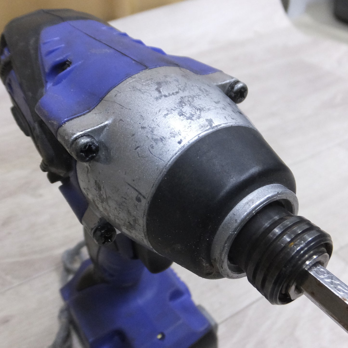 [送料無料] バッテリー2個◆日立工機 コードレス インパクト ドライバ 14.4V FWH14DGL 充電器 ケース 付き 電動 工具◆