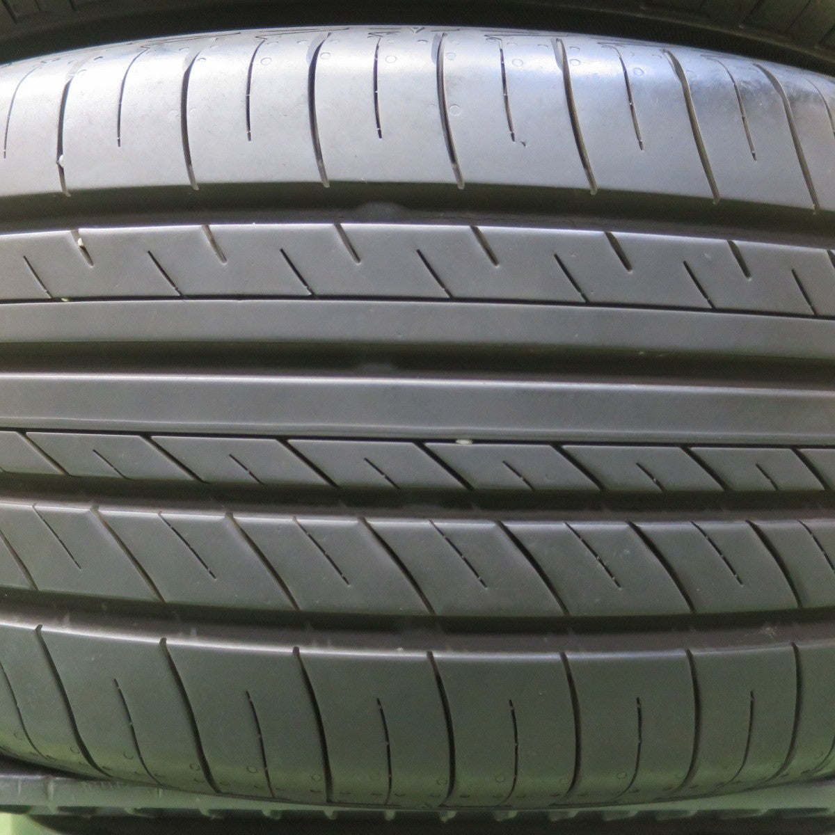 バリ溝！25年！9.5分★225/55R18 ヨコハマ アドバン dB V552 V552B タイヤ 18インチ ZR-V エルグランド デリカ D:5 等★6072808イノタ