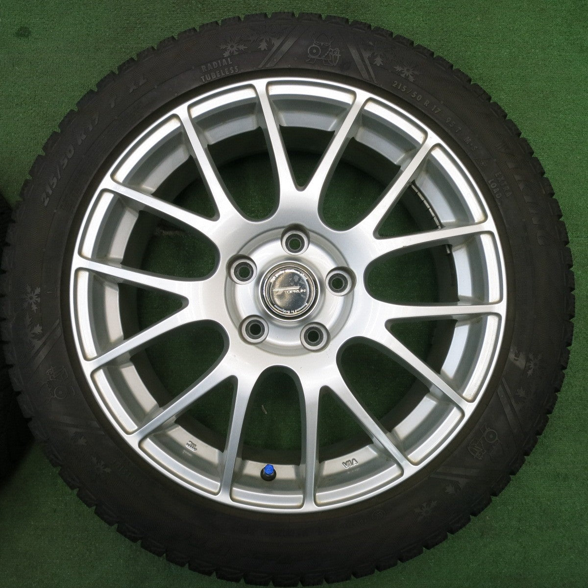 バリ溝！22年！9.5分★スタッドレス 215/50R17 バイキング WINTECH WT6 TOPRUN トップラン 17インチ PCD114.3/5H★5050703NJス