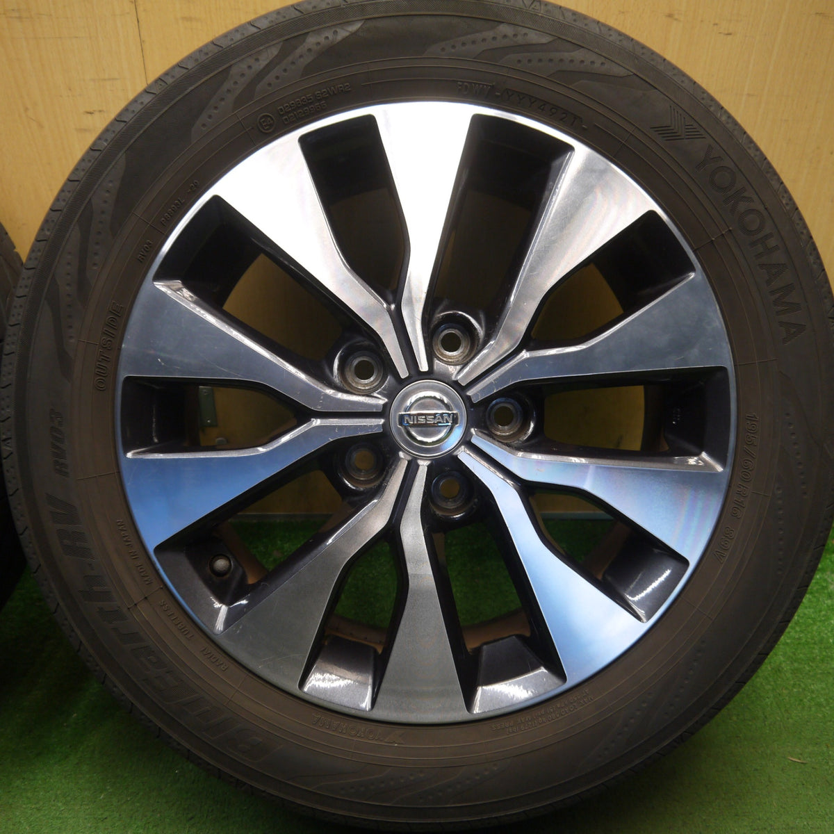 4本価格！22年◎日産 C27 セレナ 純正 195/60R16 ヨコハマ BluEarth-RV RV03 トーヨー トランパス MP7 16インチ PCD114.3/5H◎6090407Hノ
