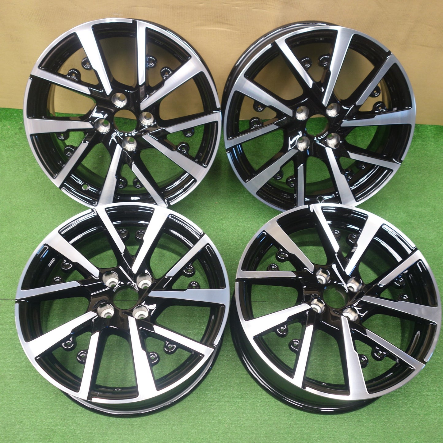 新車外し★プジョー 208 GT 純正 ホイール 17インチ PEUGEOT 17×7J PCD108/4H★6051401KTホ
