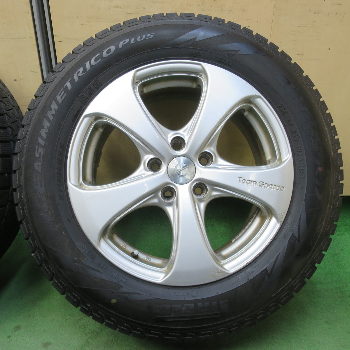 バリ溝！8.5分★スタッドレス 225/65R17 ピレリ アイスアシンメトリコ プラス Team Sparco チームスパルコ 17インチ PCD114.3/5H★6020507イス