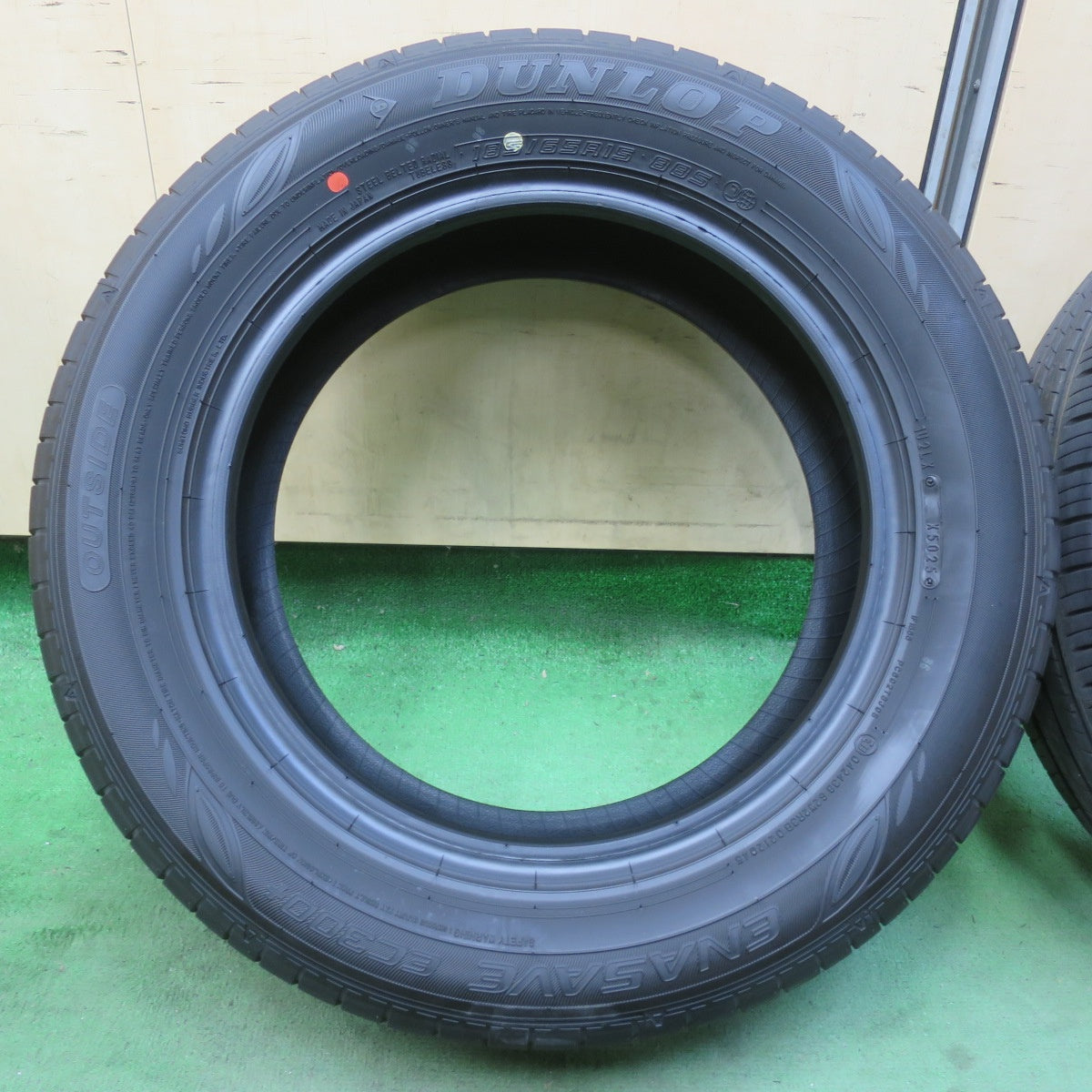 新車外し！25年★185/65R15 ダンロップ エナセーブ EC300+ タイヤ 15インチ アクア シエンタ フィット ノート マツダ2 等★6030408イノタ
