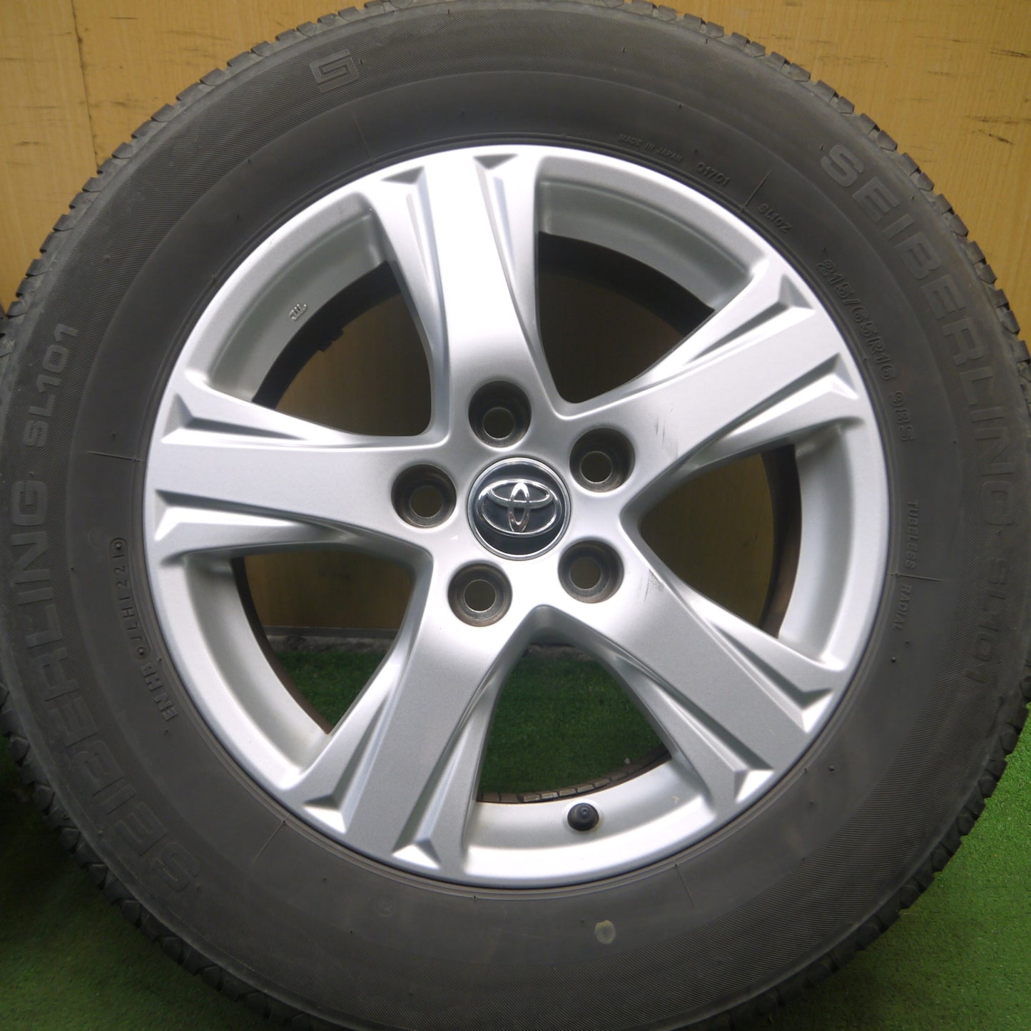 *送料無料* キレイ！21年★トヨタ 30系 アルファード ヴェルファイア 純正 215/65R16 セイバーリング SL101 16インチ PCD114.3/5H★4072401Hノ