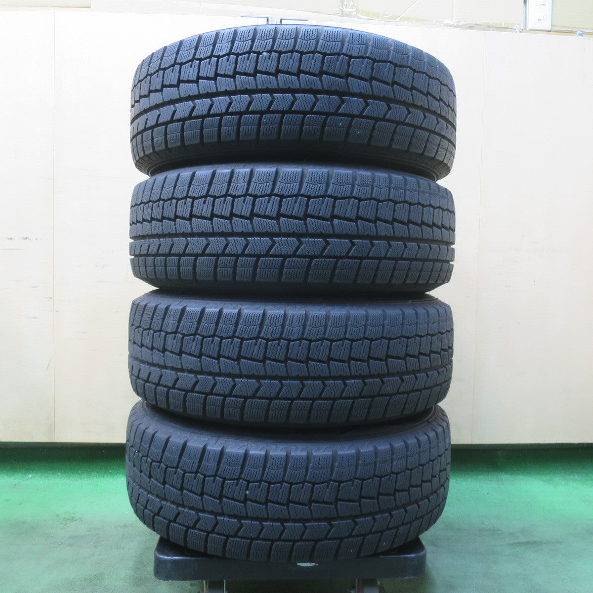 バリ溝！23年！9.5分★スタッドレス 195/65R15 ダンロップ ウインターマックス WM02 ravrion ラブリオン 16インチ PCD114.3/5H★6011007イス