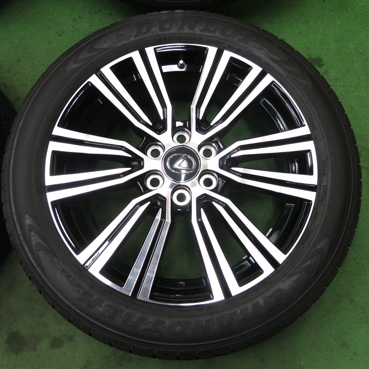 新車外し！21年★レクサス LX 600 エグゼクティブ 純正 265/50R22 ダンロップ グラントレック PT5A 22インチ PCD139.7/6H★5072901ナノ