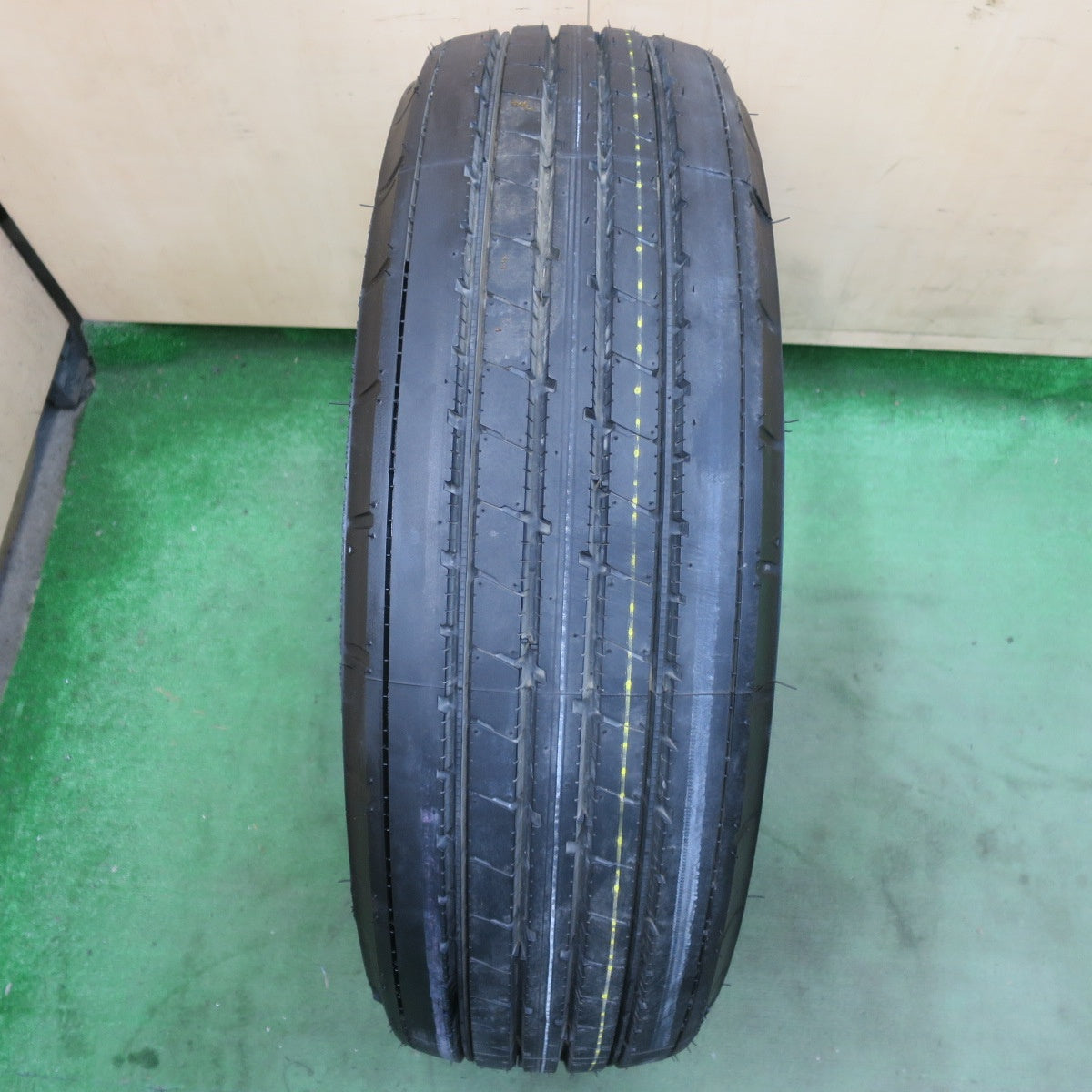 未使用！1本★トラック タイヤ 215/70R17.5 123/121J ブリヂストン R173 17.5インチ★6053002イノタ