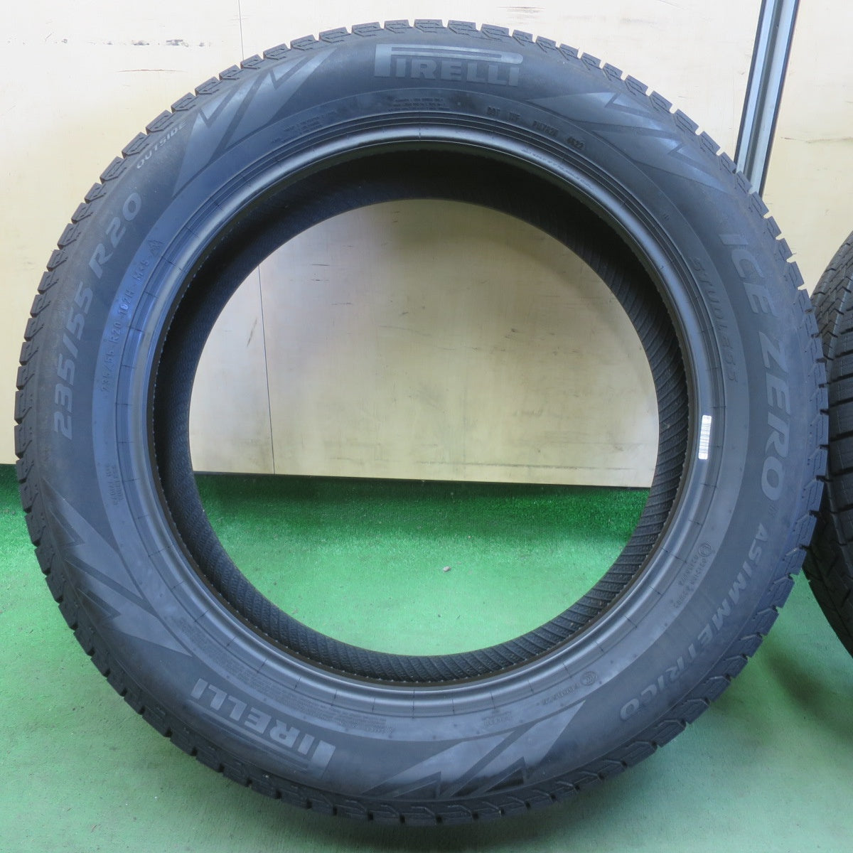 ほぼ未使用！22年★スタッドレス 235/55R20 ピレリ アイスゼロ アシンメトリコ タイヤ 20インチ レクサス NX RX 等★6051510イスタ