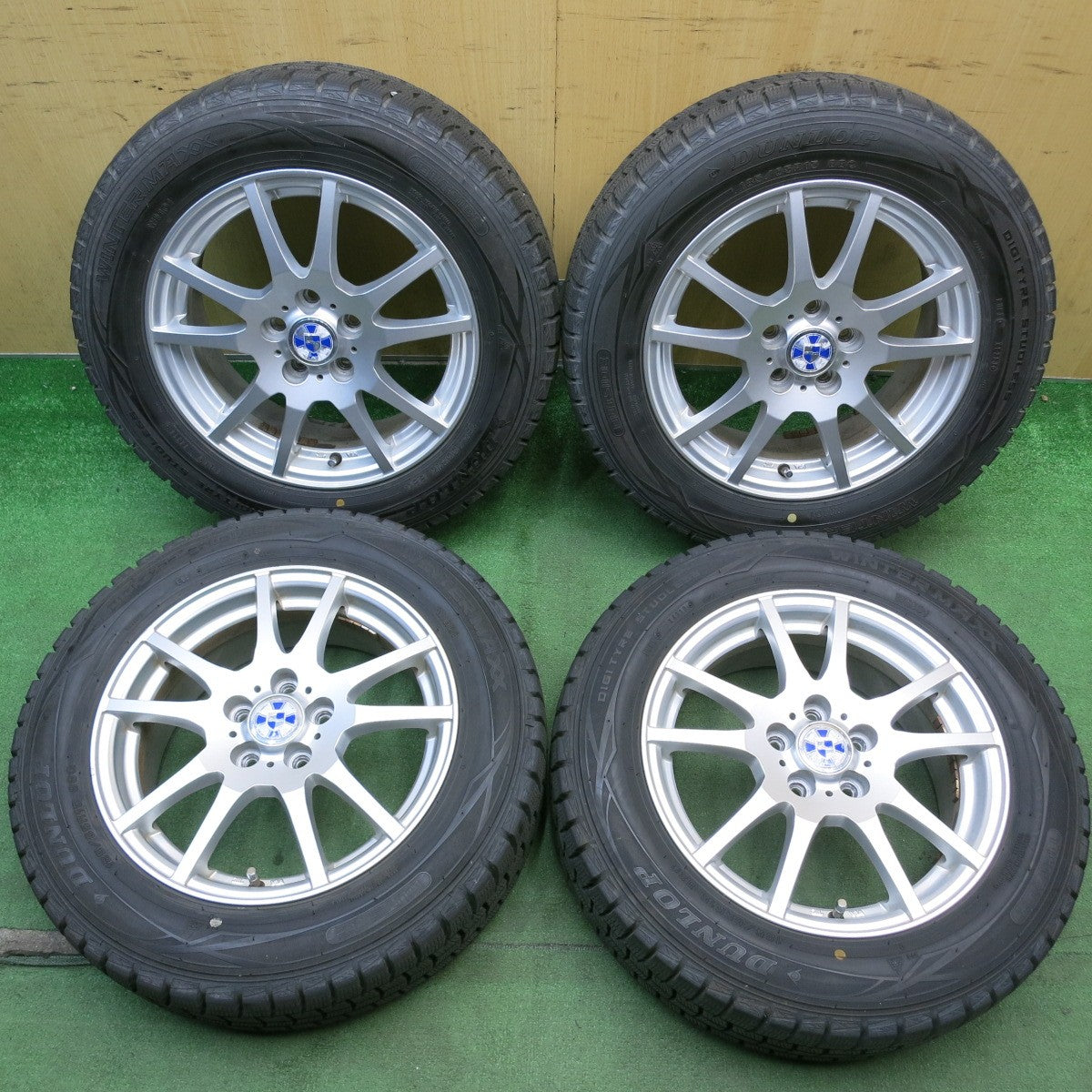 バリ溝！9.5分◎シエンタ 等 185/65R15 スタッドレス ダンロップ ウインターマックス WM01 GMach 15インチ PCD100/5H◎6061304HAス