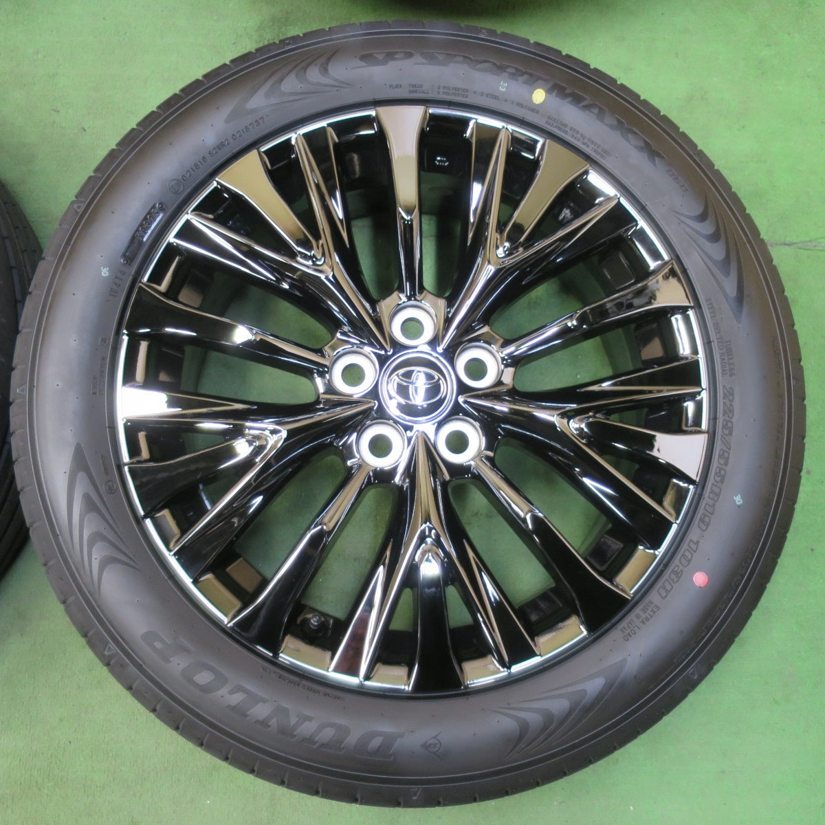 新車外し！25年★トヨタ 40系 アルファード ヴェルファイア Zプレミア 純正 225/55R19 ダンロップ SPスポーツマックス 060 19インチ PCD120/5H★5042805イノ