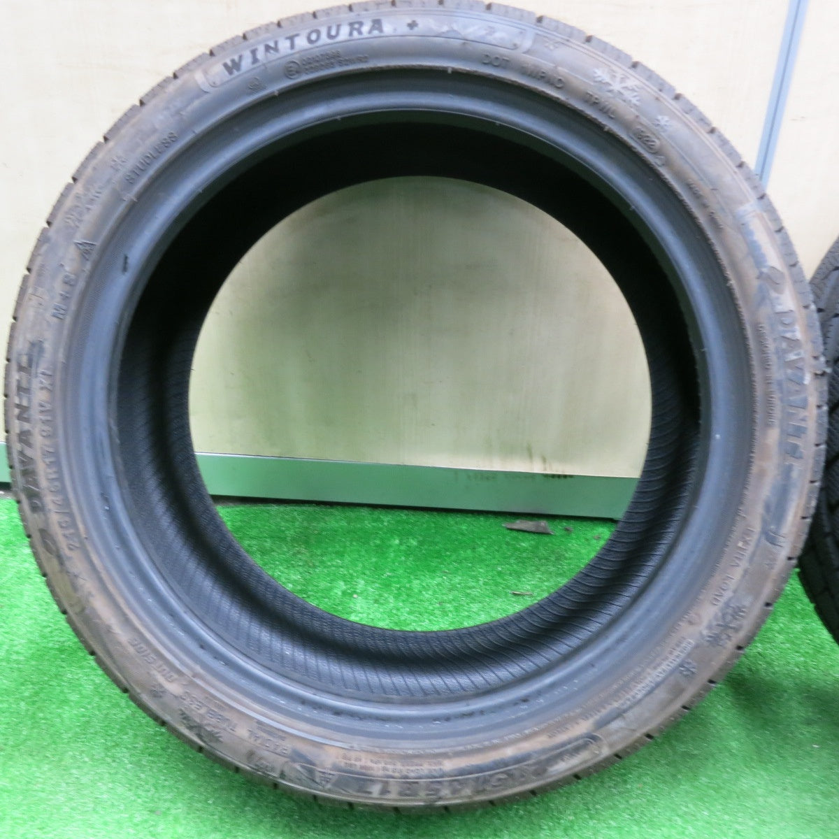 [送料無料] 超バリ溝！22年！ほぼ10分★スタッドレス 215/45R17 ダヴァンティ WINTOURA タイヤ 17インチ レクサス CT プリウス 86 BRZ 等★4120513TNス
