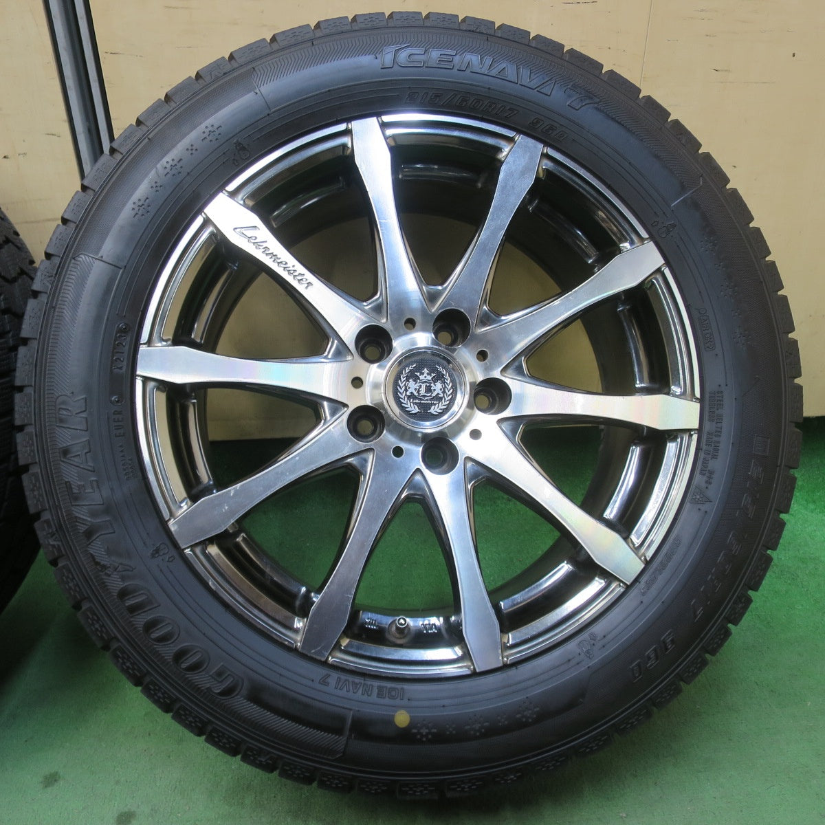 バリ溝！23年！9.5分★Lehrmeister NONINO 215/60R17 スタッドレス グッドイヤー アイスナビ7 レアマイスター ノニーノ 17インチ PCD114.3/5H★6010604イス
