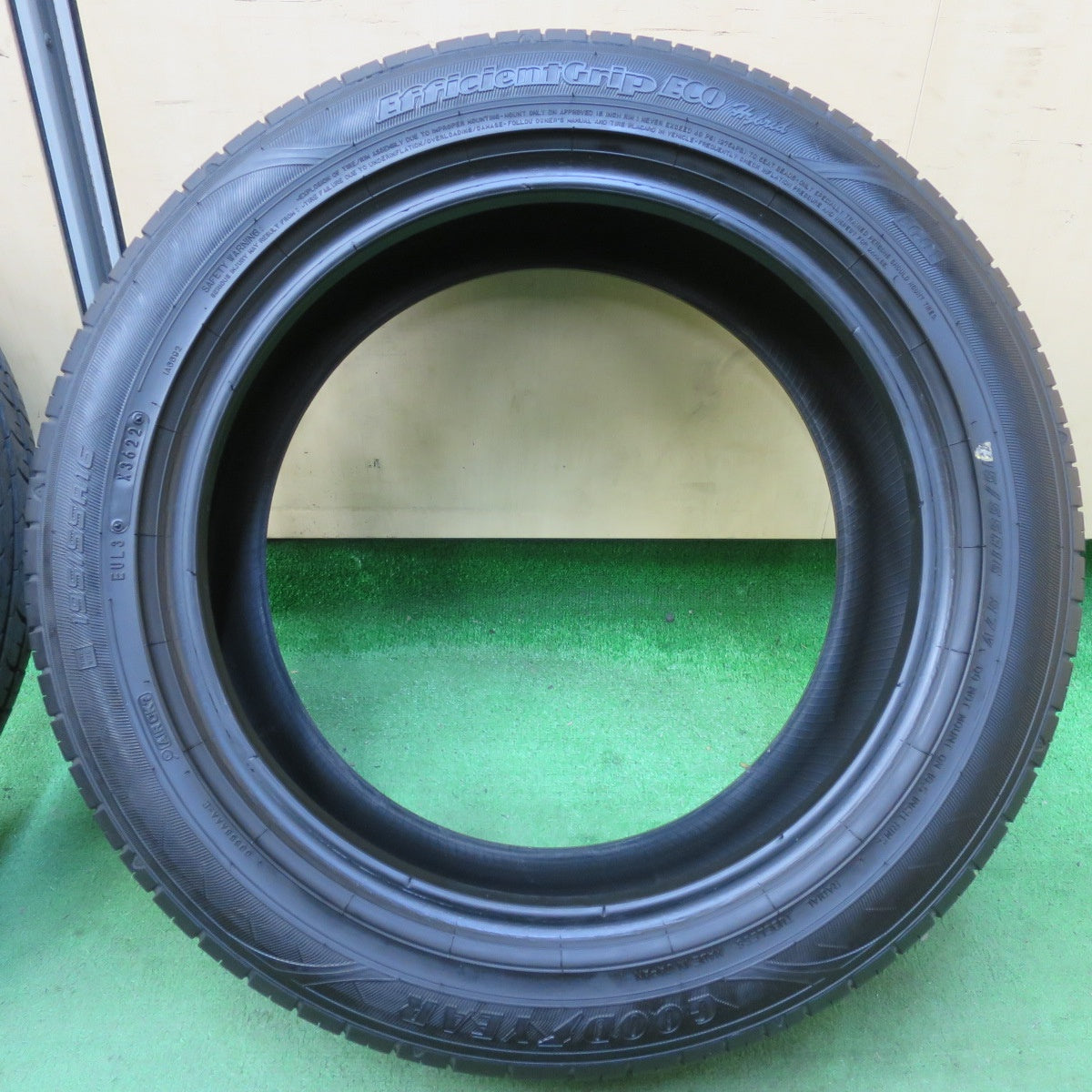 [送料無料] バリ溝！22年！9分★195/55R16 グッドイヤー EfficientGrip ECO hybrid EG01 タイヤ 16インチ ノート CR-Z アリオン プレミオ等★5022107イノタ