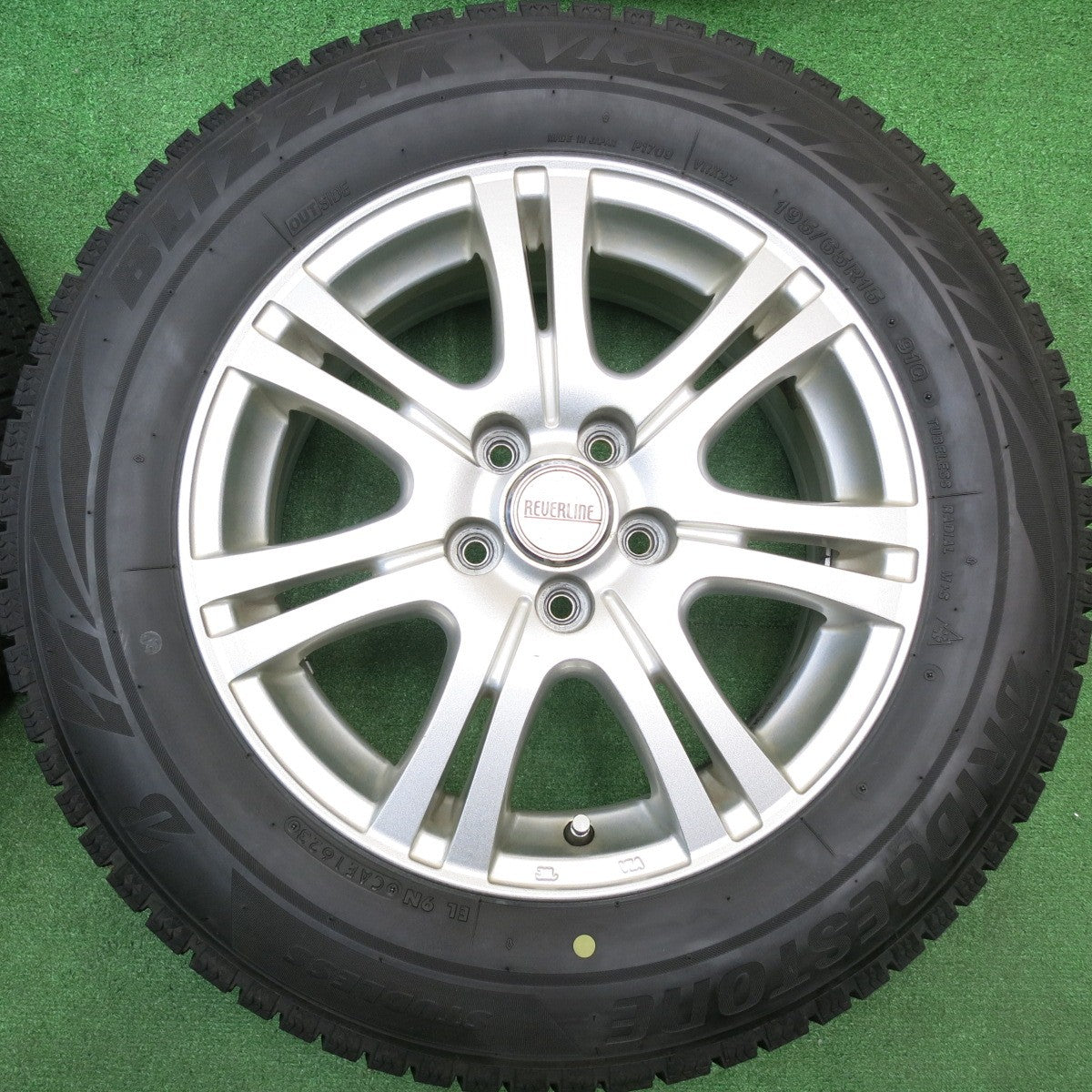 バリ溝！23年！キレイ！8.5分★プリウス 等 195/65R15 スタッドレス ブリヂストン ブリザック VRX2 REVERLINE リバーライン 15インチ PCD100/5H★5112014HAス