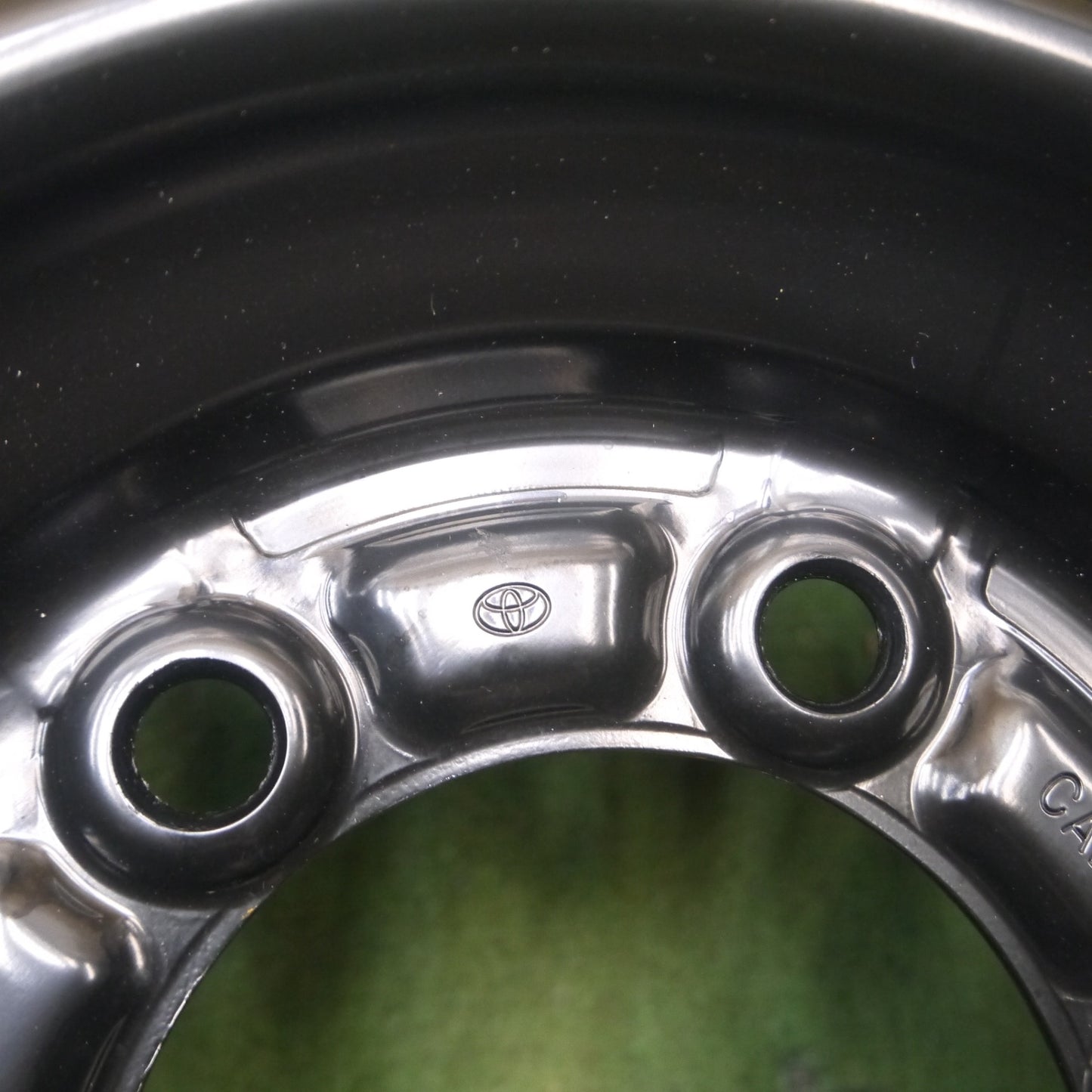 *送料無料* 新車外し★トヨタ 200系 ハイエース 純正 スチール ホイール 15インチ 15×6J PCD139.7/6H★4062502Hホ