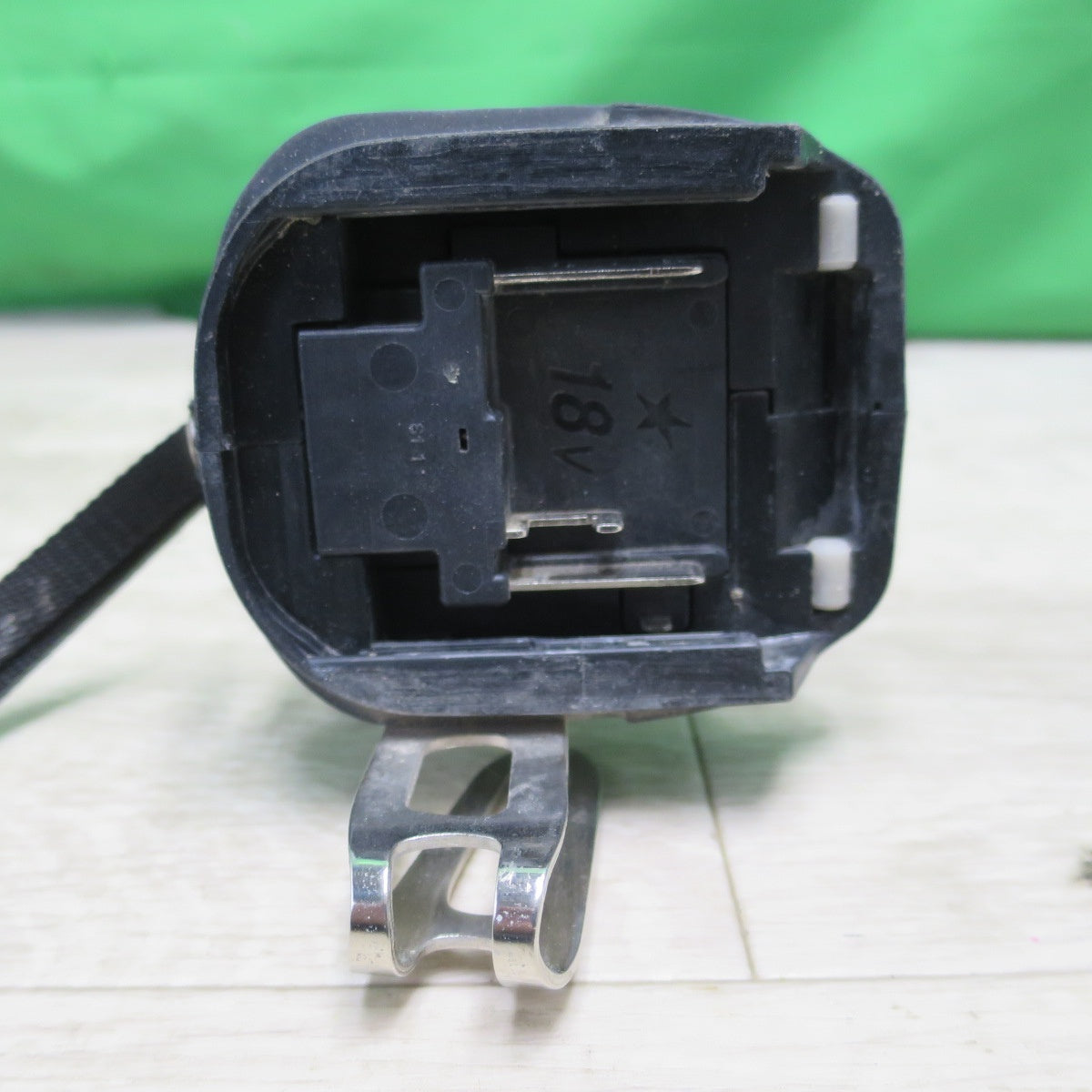 [送料無料] キレイ☆マキタ 充電式 ソフト インパクト ドライバ 18V TS141D バッテリー 付き 電動 工具☆