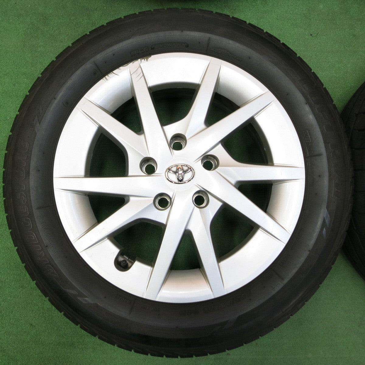 *送料無料* バリ溝！9分★トヨタ プリウスα 純正 205/60R16 ブリヂストン LUFT RV2 16インチ PCD114.3/5H★4050503IMノ