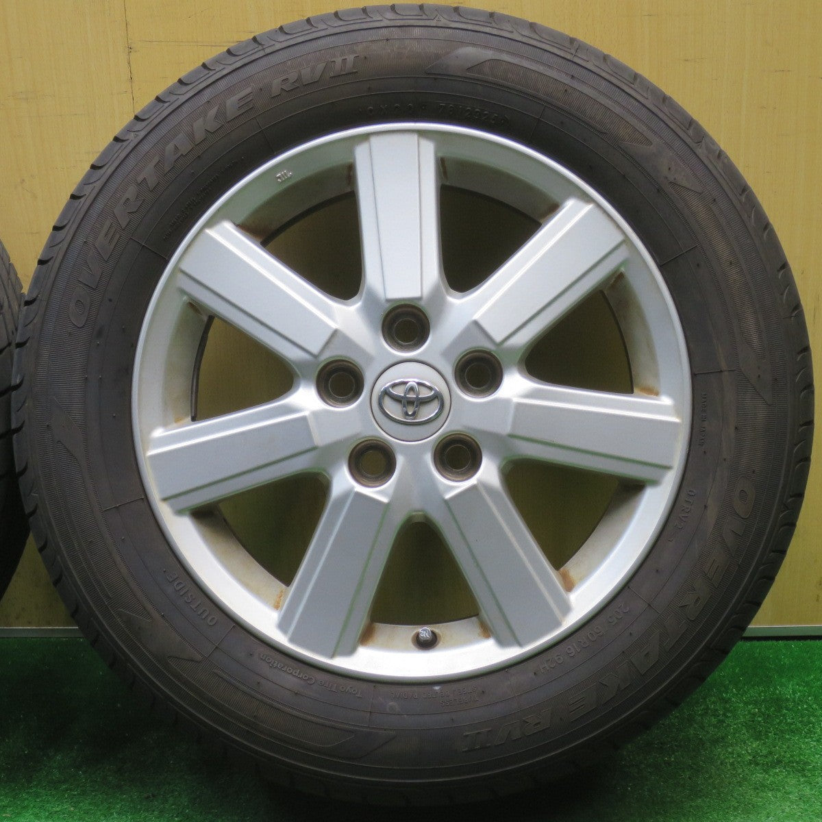 バリ溝！25年！9.5分★トヨタ 70系 ノア ヴォクシー 純正 205/60R16 オーバーテイク RV2 16インチ PCD114.3/5H★5110502NJノ