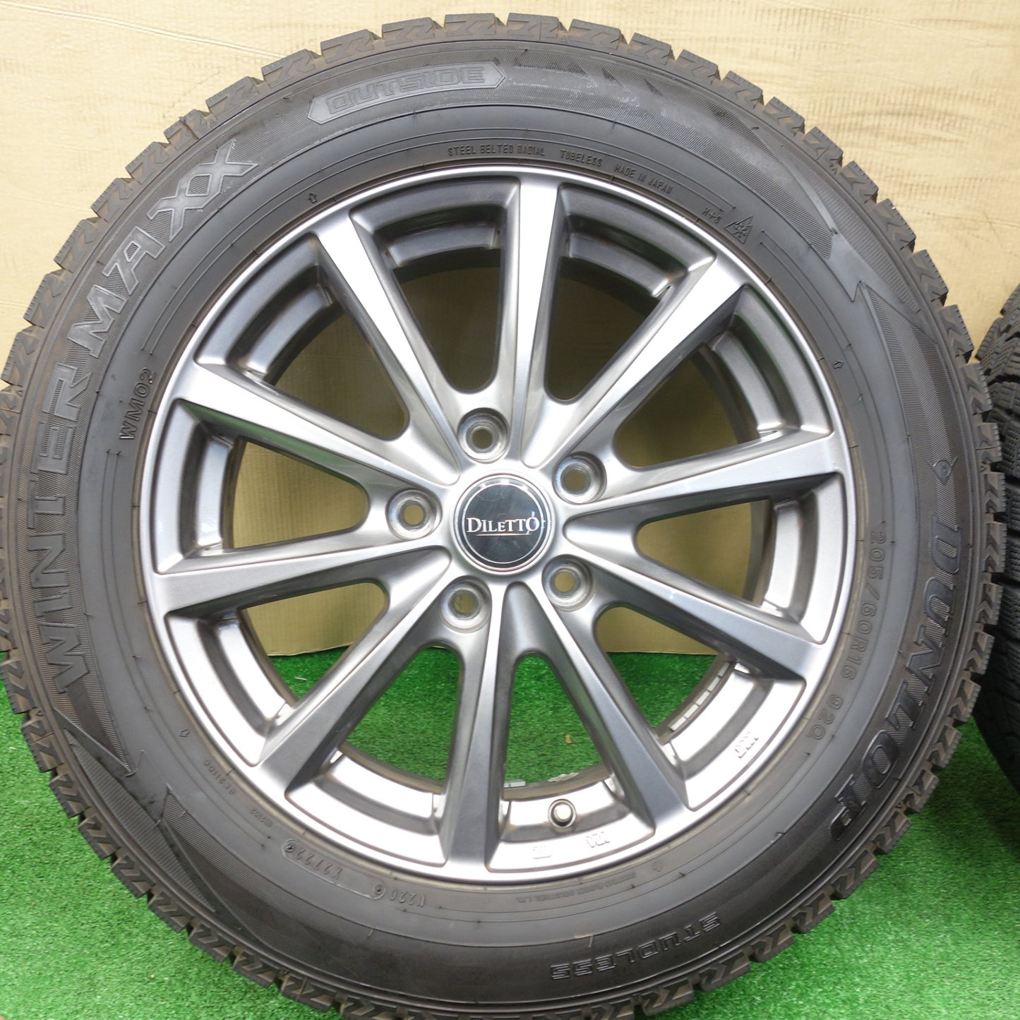 バリ溝！22年！キレイ！9.5分★スタッドレス 205/60R16 ダンロップ ウインターマックス WM02 DILETTO ディレット 16インチ PCD114.3/5H★5121406KTス