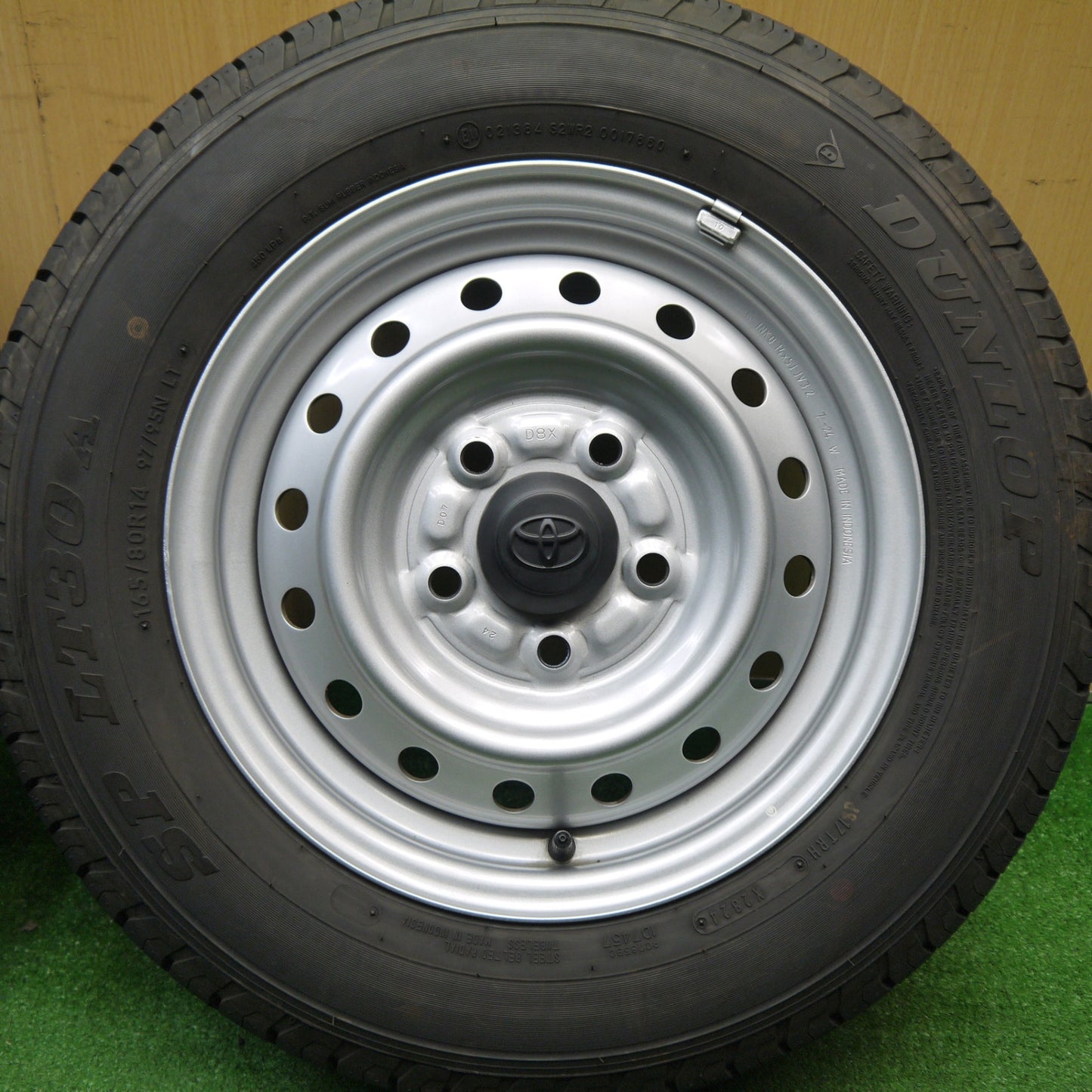 バリ溝！24年！キレイ！9.5分★トヨタ タウンエース 純正 スチール 165/80R14 97/95N ダンロップ SP LT30A 14インチ PCD114.3/5H★5120801Hノ